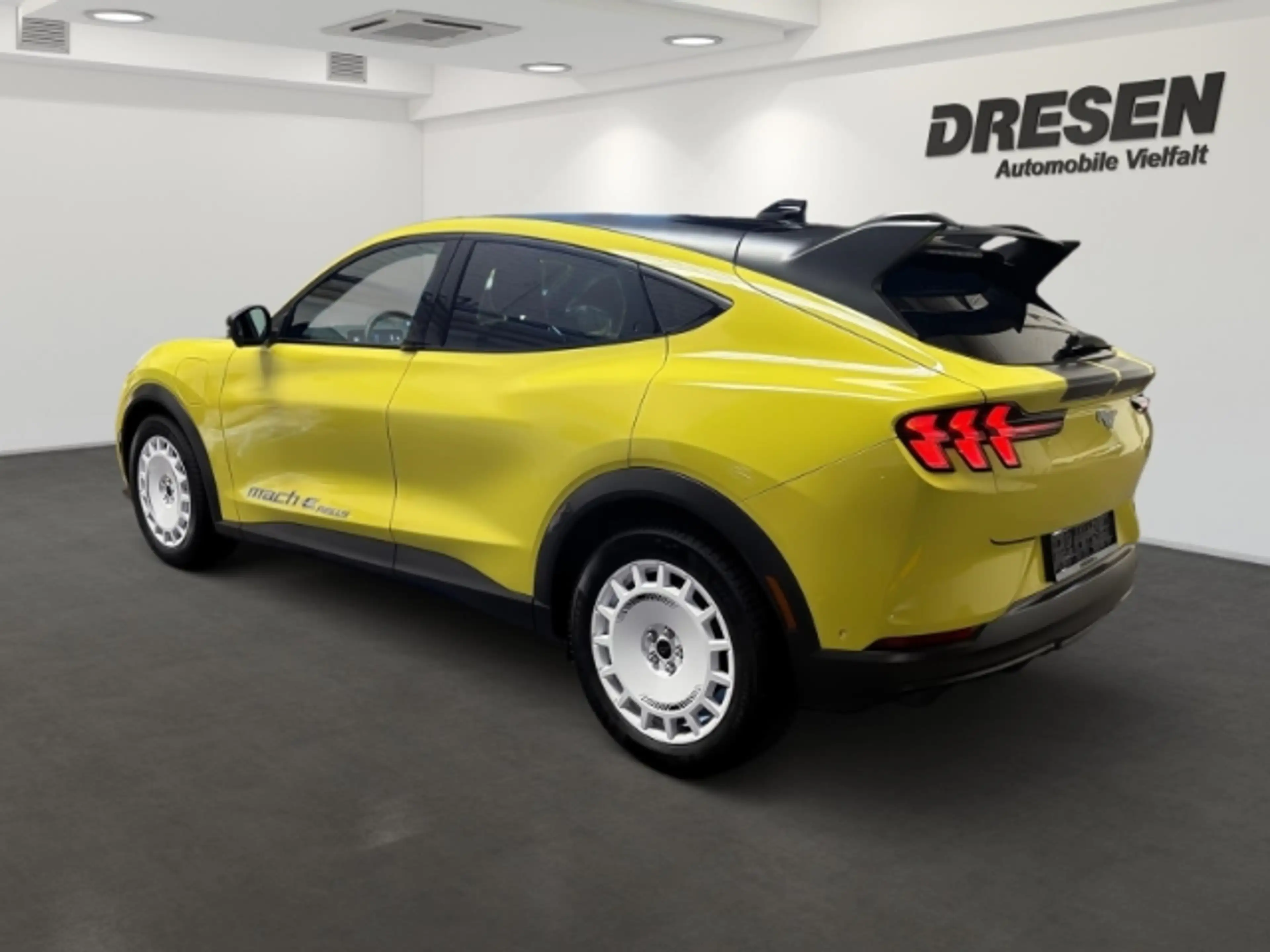 Ford Mustang Mach-E GT AWD ach-E GT-Rallye Lenkradheizung+Schlüssellos — photo 5
