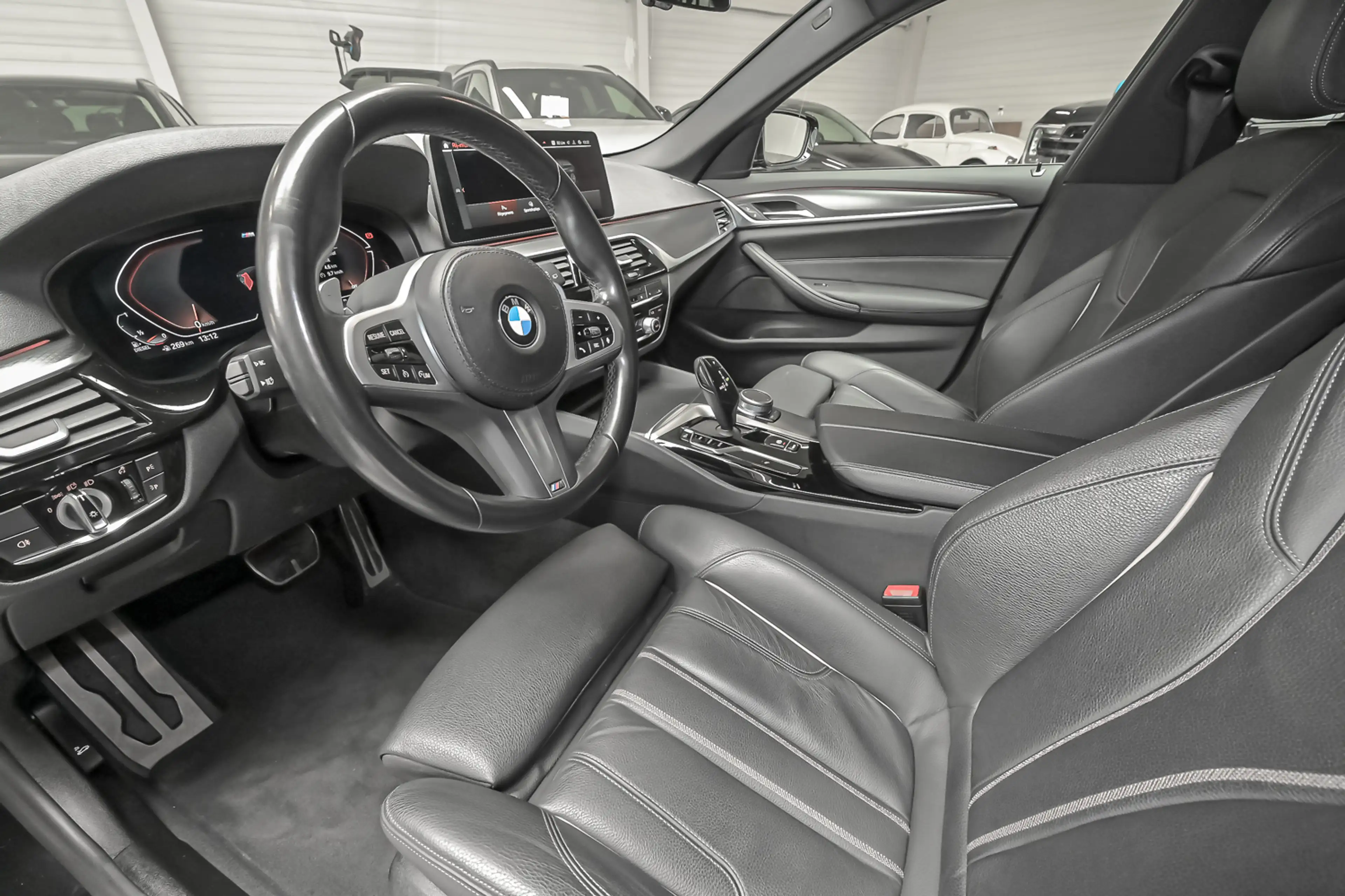 BMW 518 Touring 518 dA MHEV — photo 8