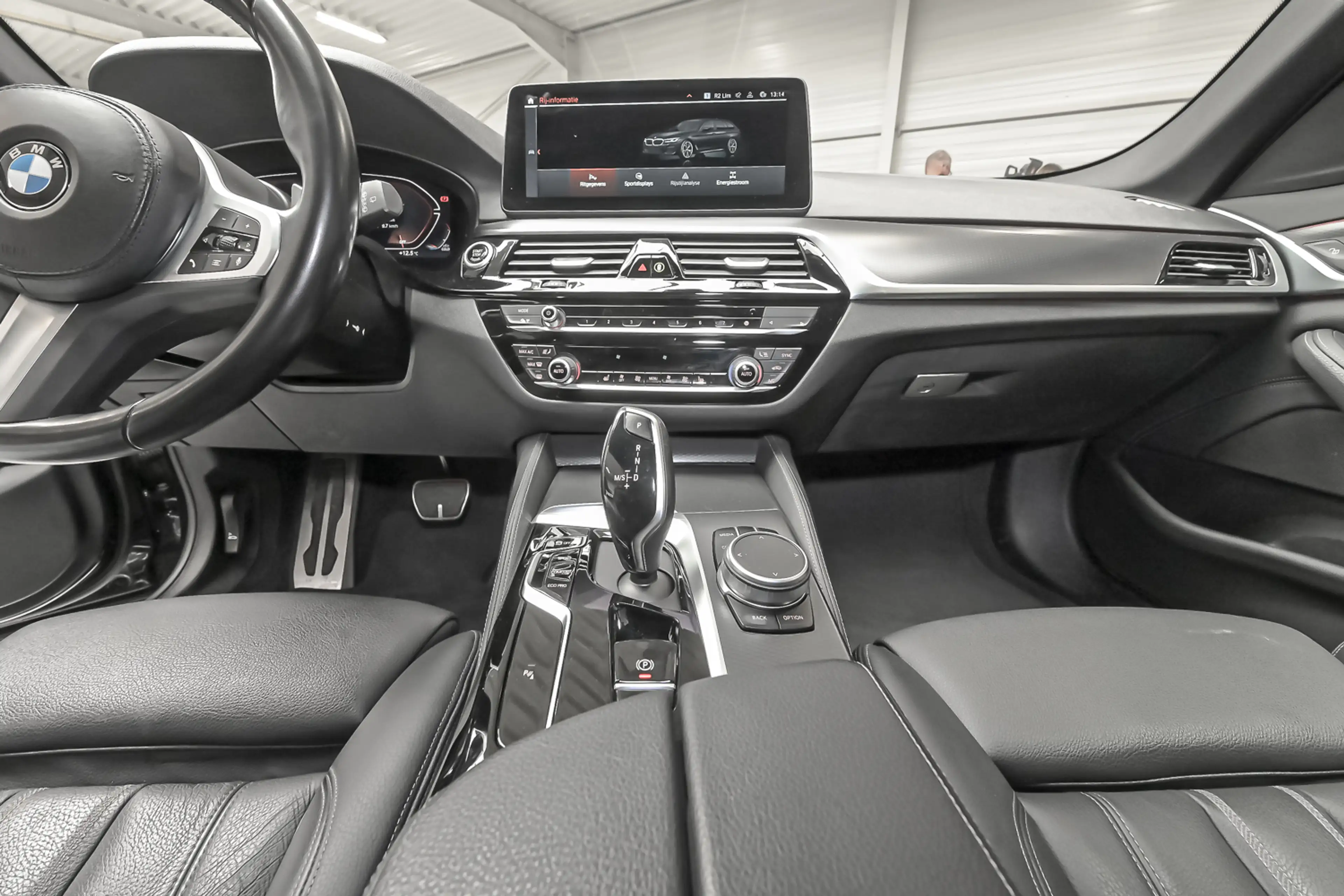 BMW 518 Touring 518 dA MHEV — photo 9