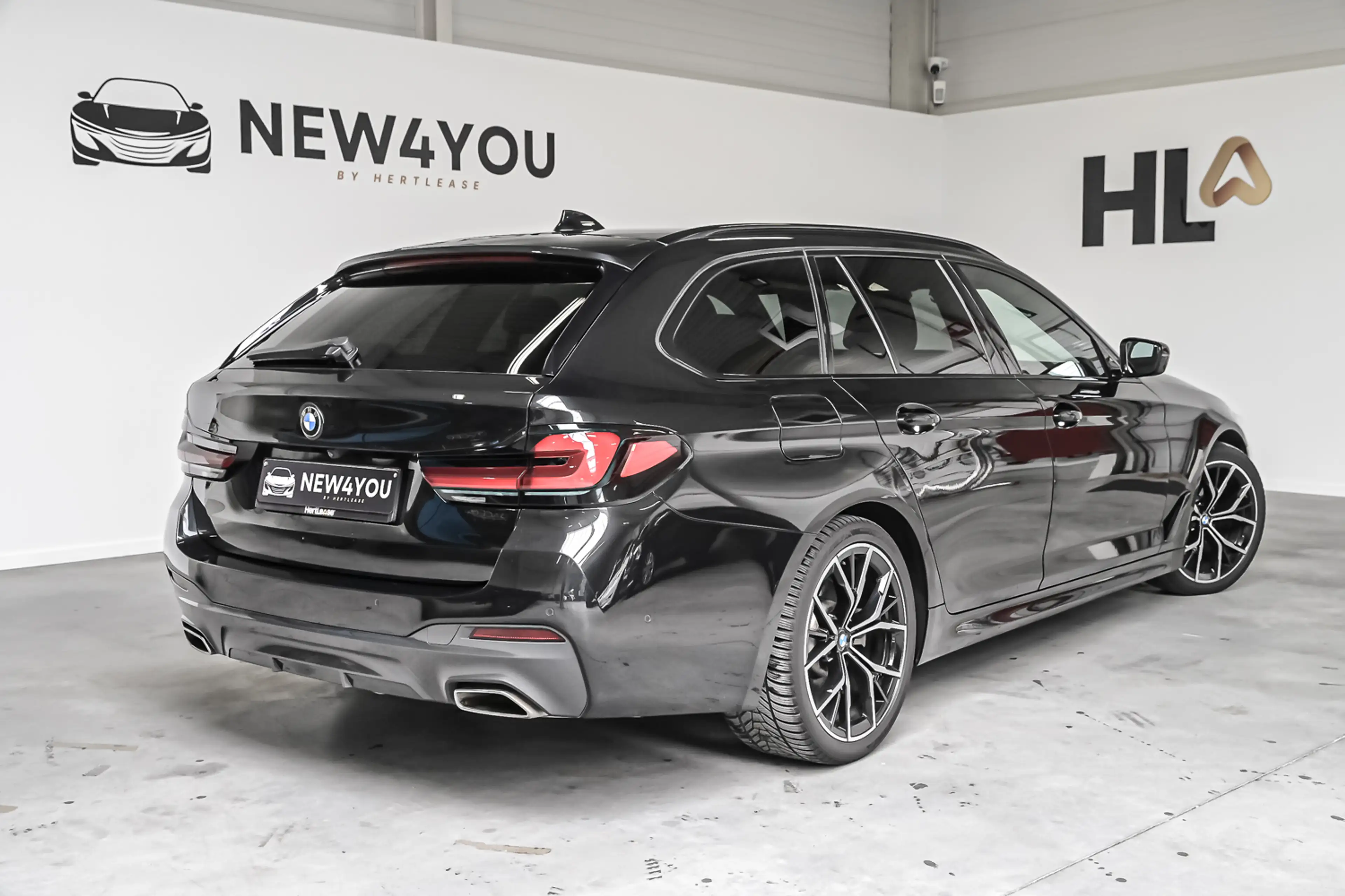 BMW 518 Touring 518 dA MHEV — photo 2
