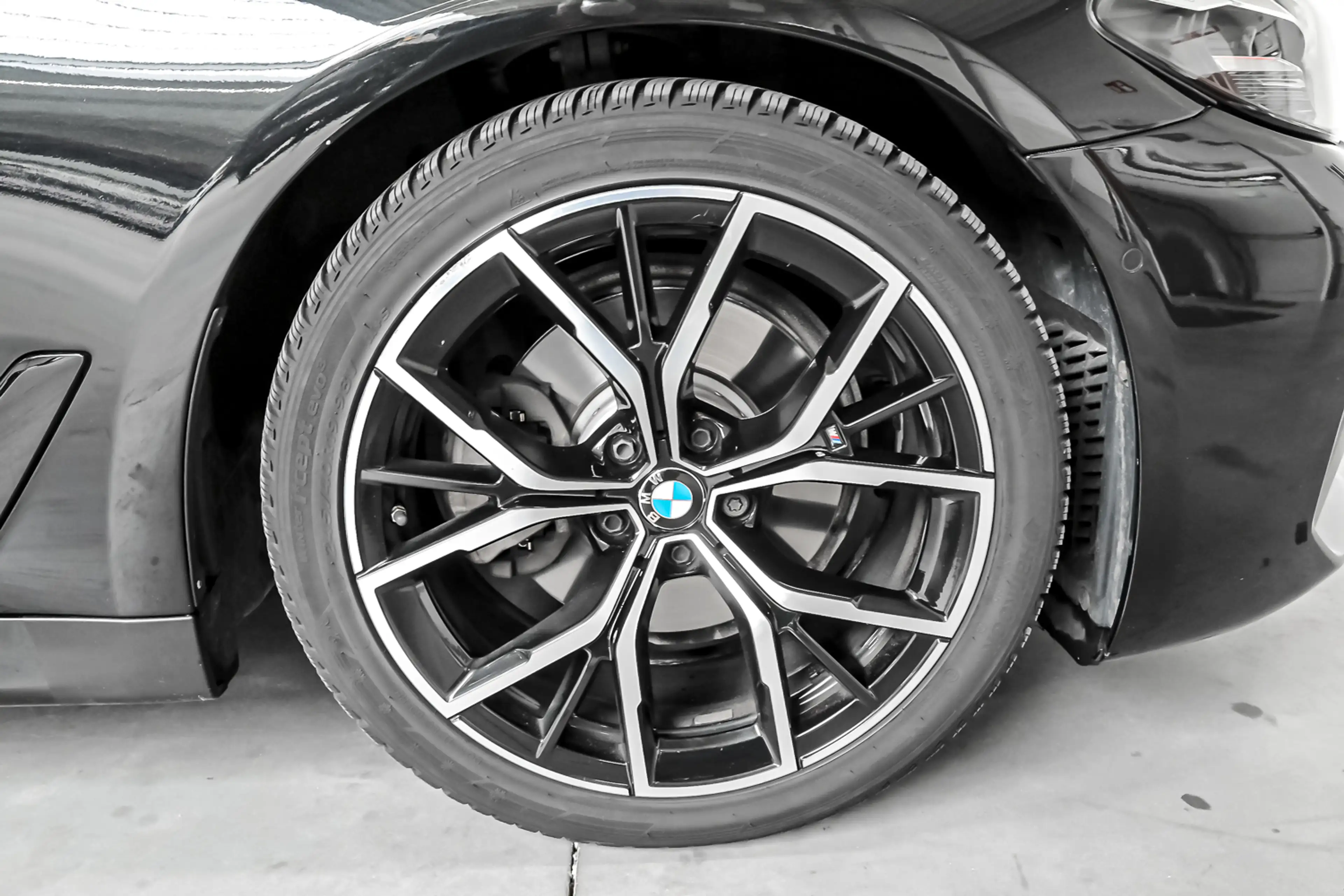 BMW 518 Touring 518 dA MHEV — photo 7