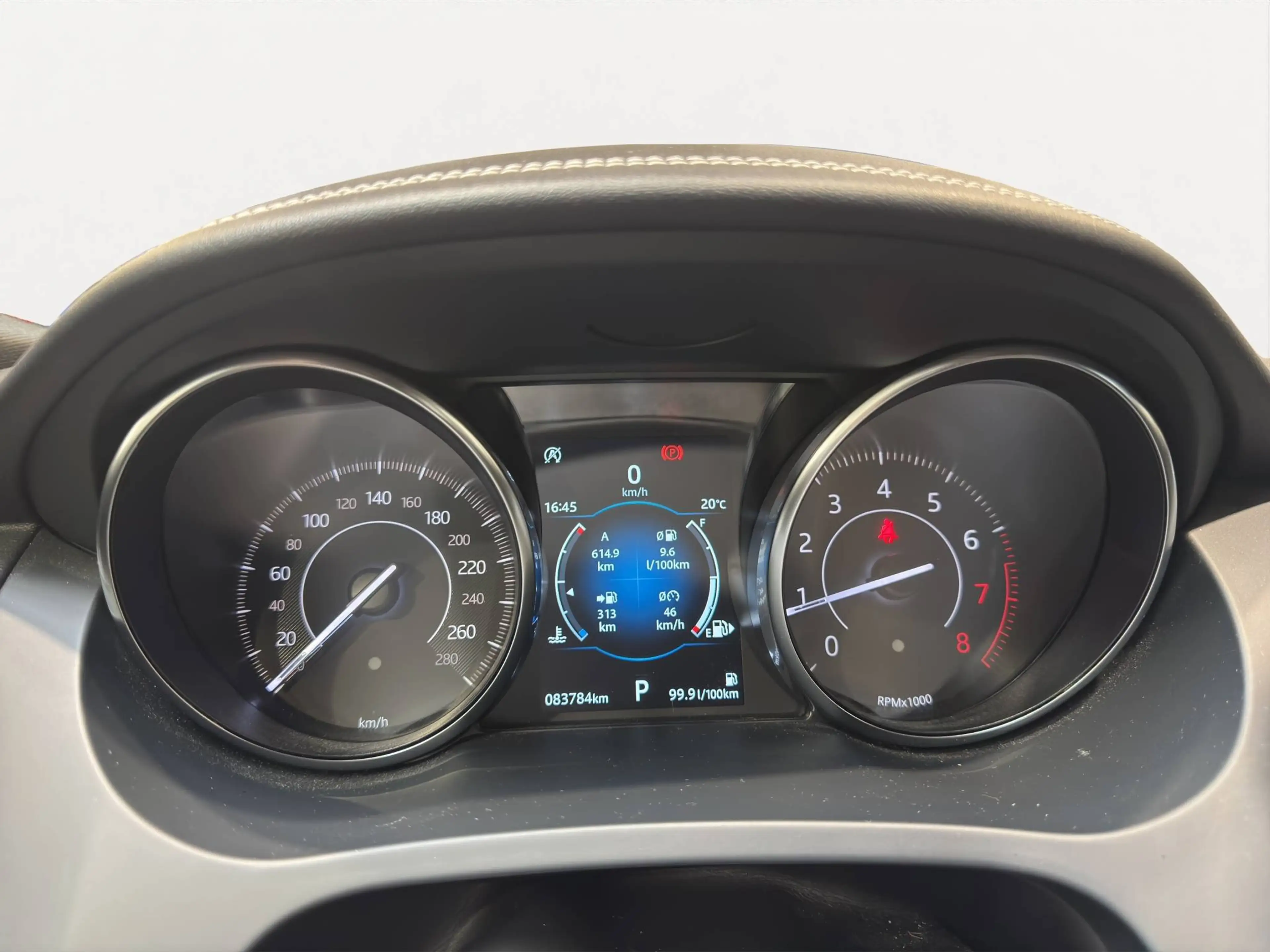 Jaguar E-Pace E-Pace 2.0 T AWD R-Dynamic HSE (EU6.2) — photo 11