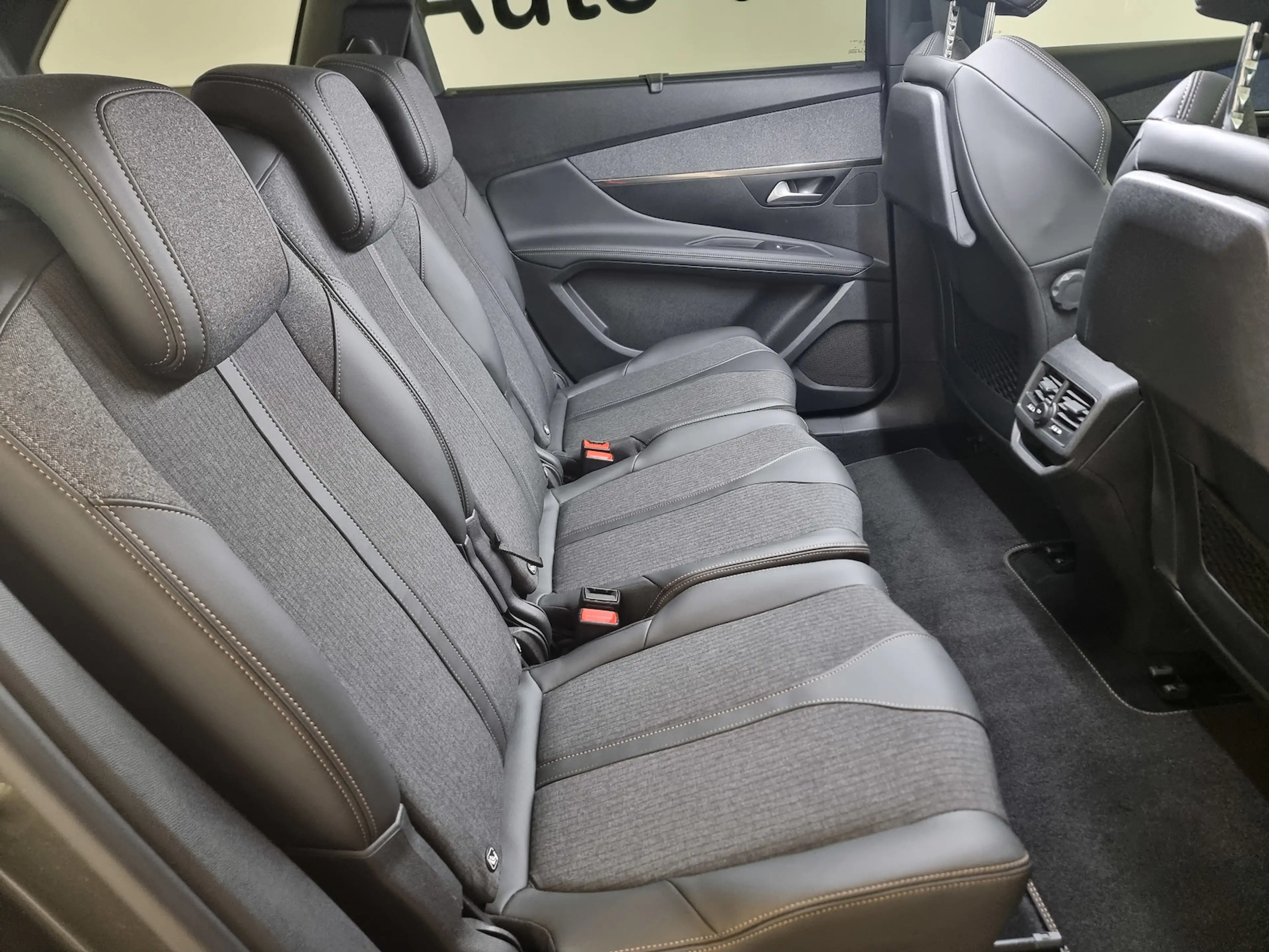 Peugeot 5008 GT-Line LED i-Cockpit 180° Kamera Keyless — photo 11
