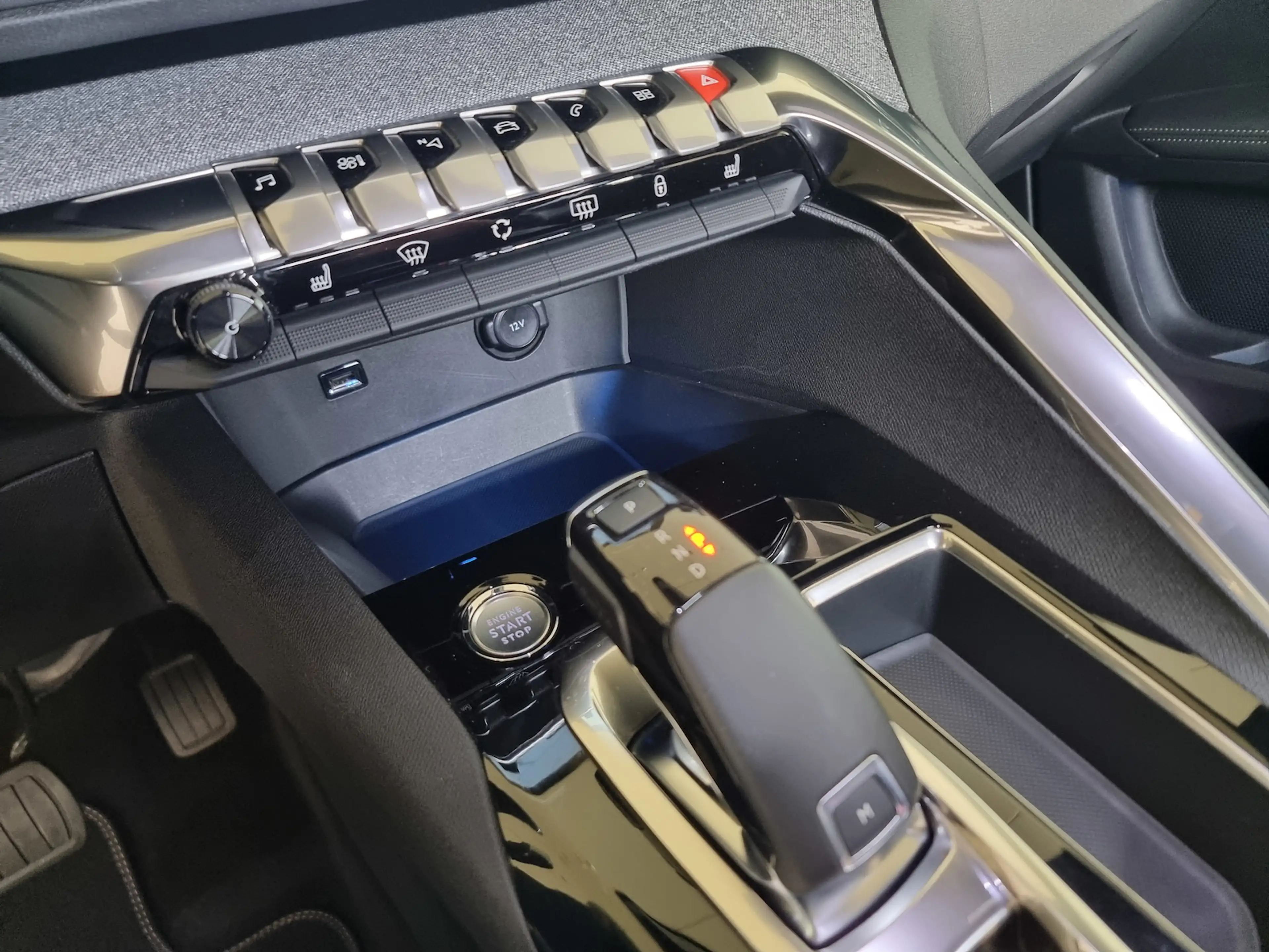 Peugeot 5008 GT-Line LED i-Cockpit 180° Kamera Keyless — photo 15