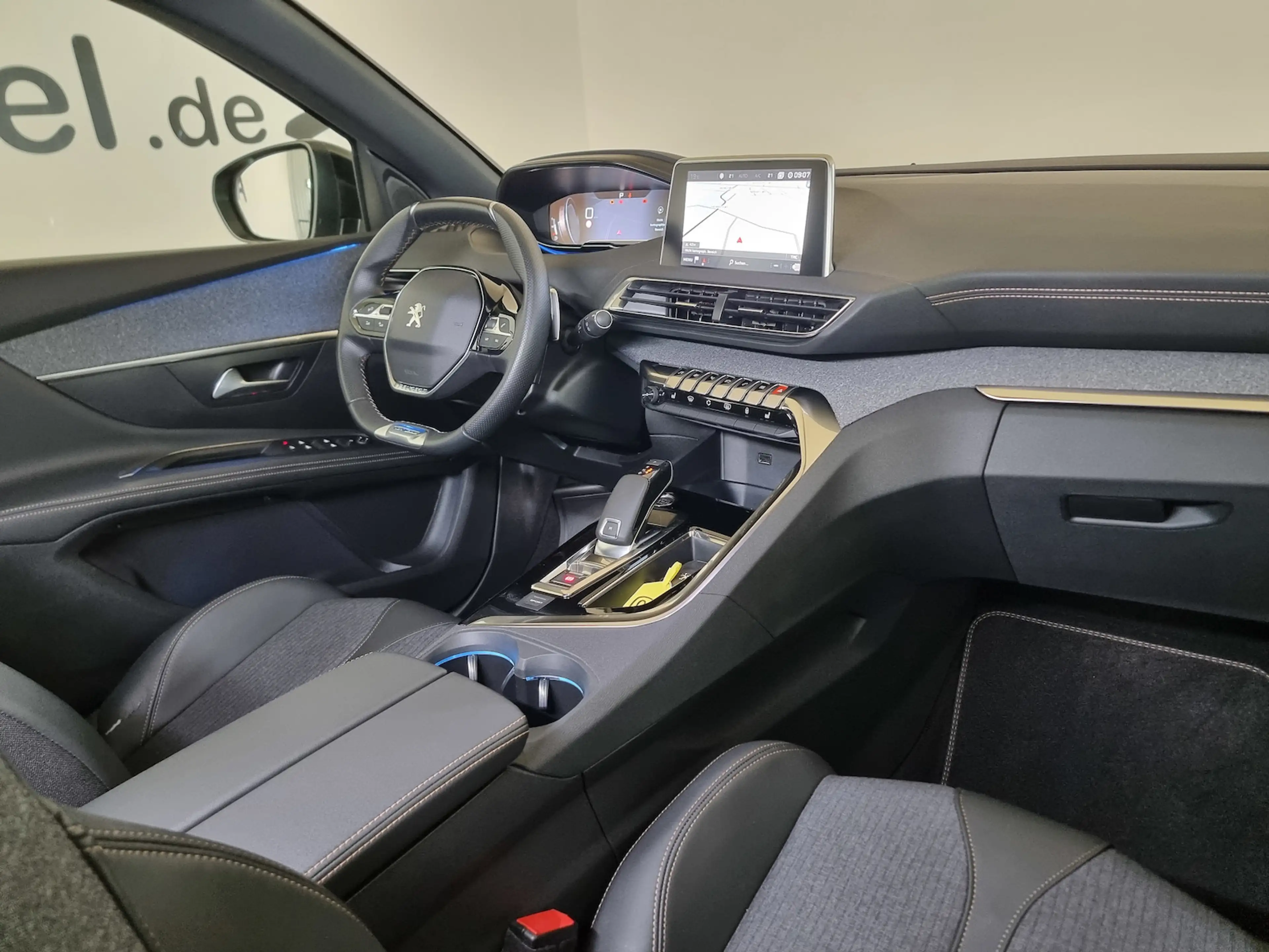 Peugeot 5008 GT-Line LED i-Cockpit 180° Kamera Keyless — photo 8