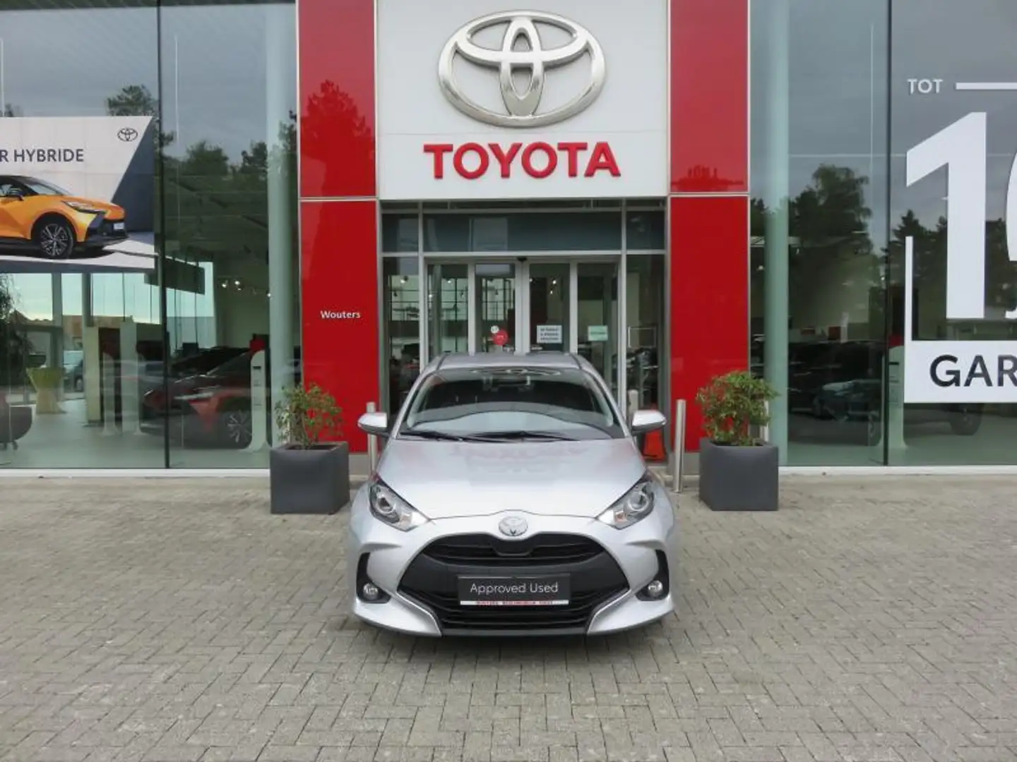 Toyota Yaris 1.5 Hybride - Dynamic Zilver - 2