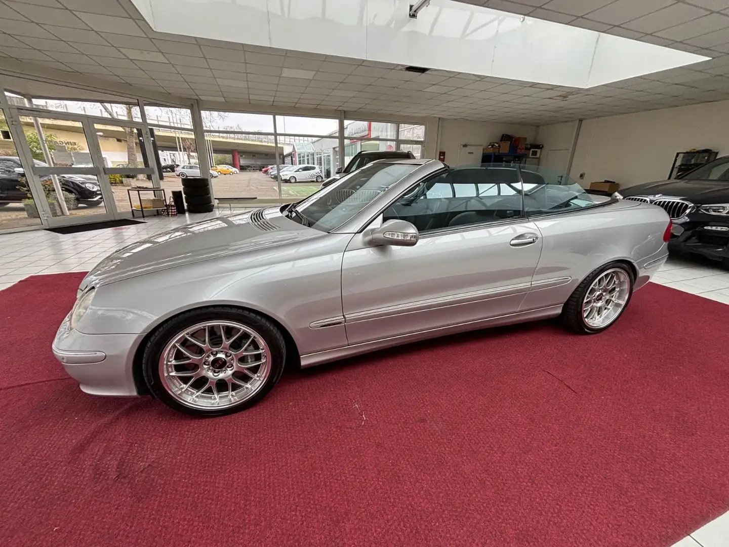 Mercedes-Benz CLK 500 Cabrio NAVI+LEDER+BI-XENON+BOSE+PDC+SHZ Argintiu - 1