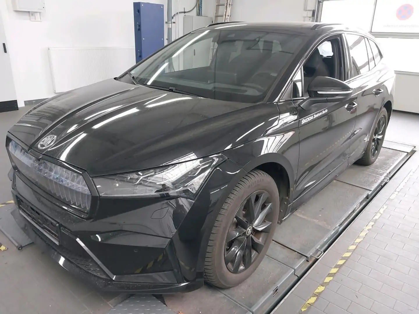 Skoda Enyaq iV 80 SPORTLINE 20Z./ACC/HuD/PANO/360°/SHZ Schwarz - 1