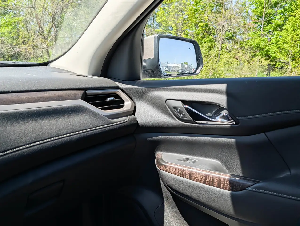 GMC Acadia снимка GMC Acadia