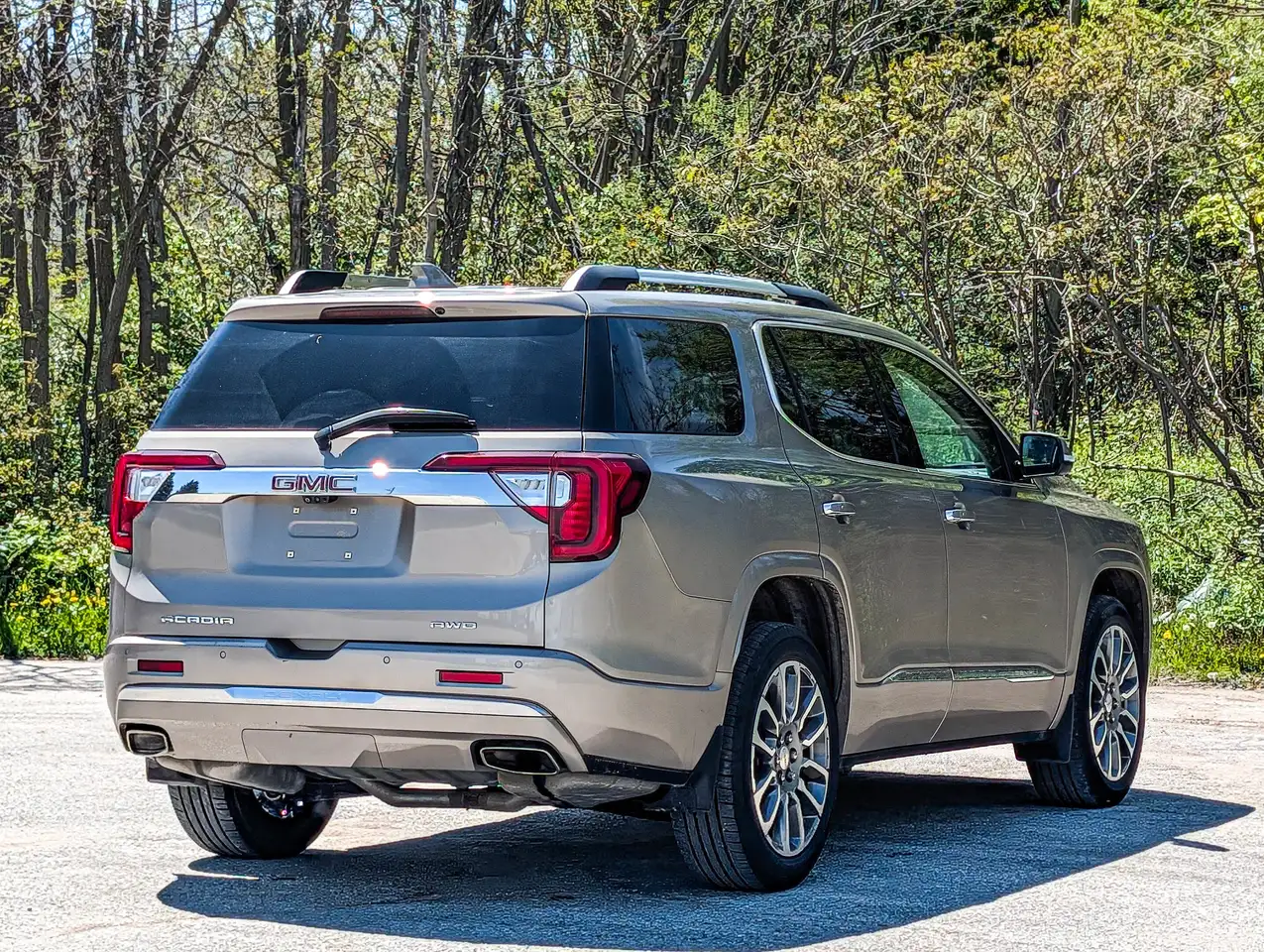 GMC Acadia снимка GMC Acadia
