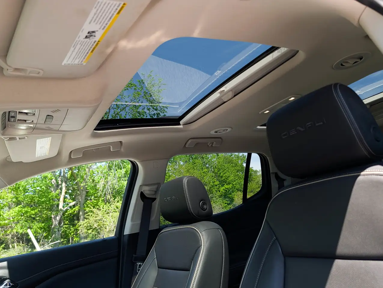 GMC Acadia снимка GMC Acadia