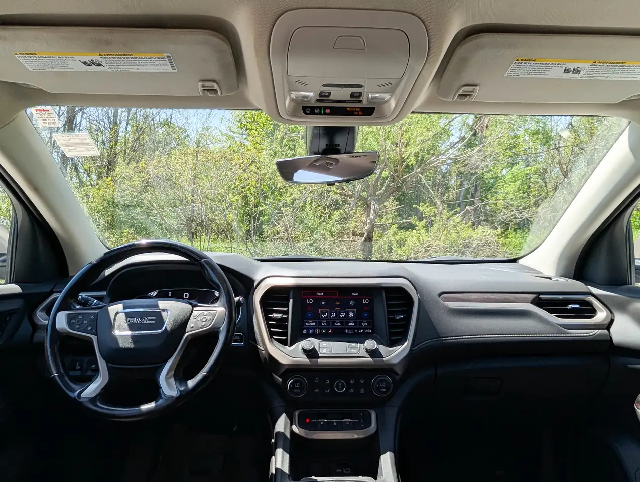 GMC Acadia снимка GMC Acadia
