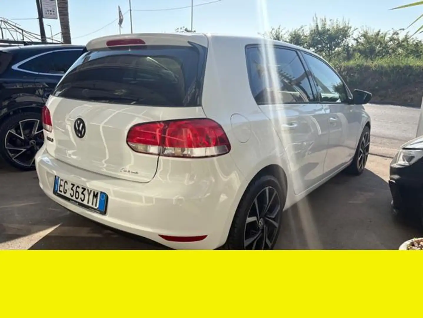 Volkswagen Golf - 1