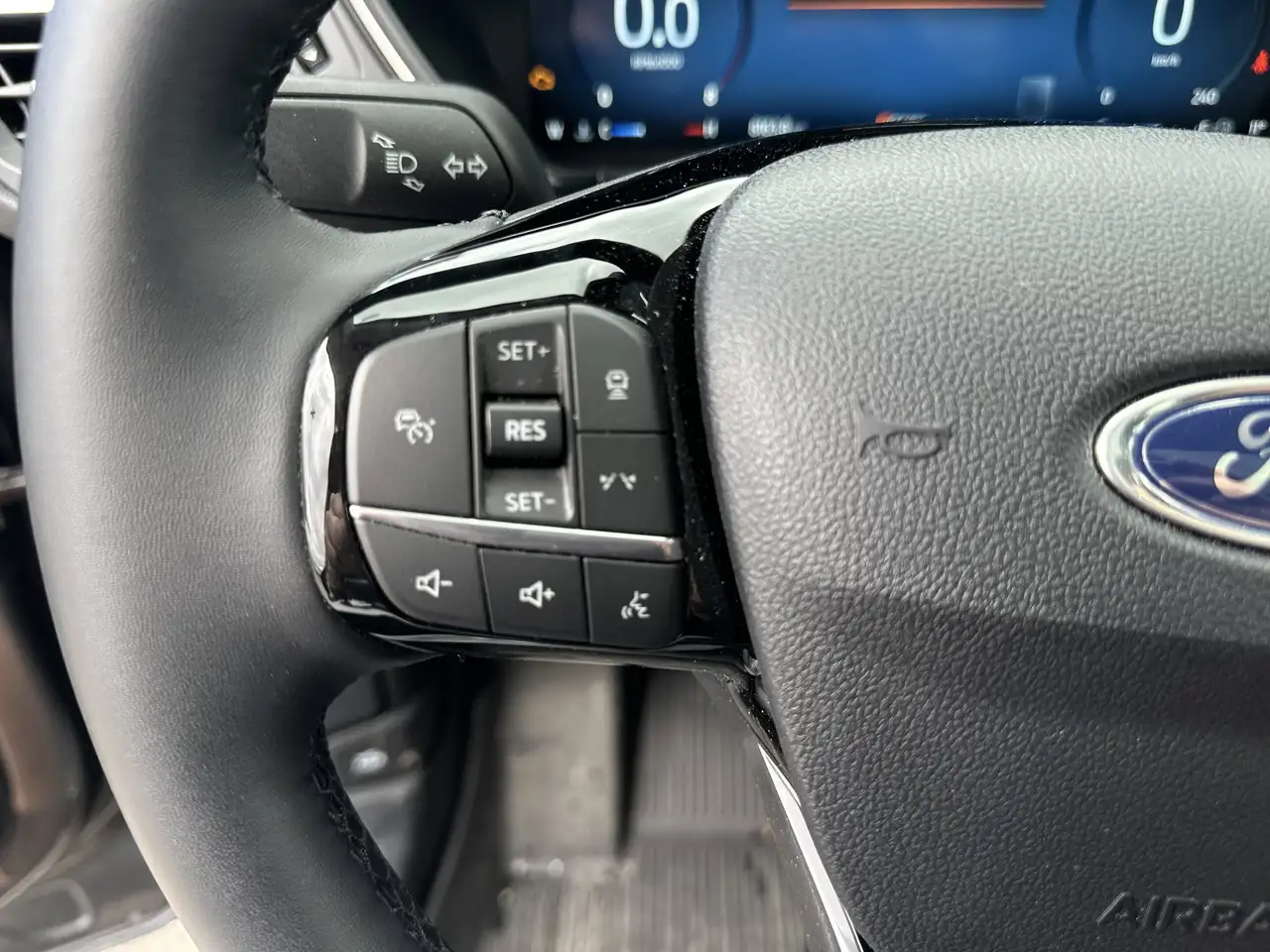 Ford Escape снимка Ford Escape