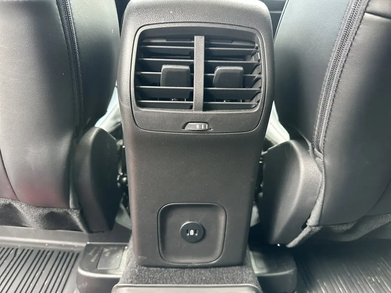 Ford Escape снимка Ford Escape