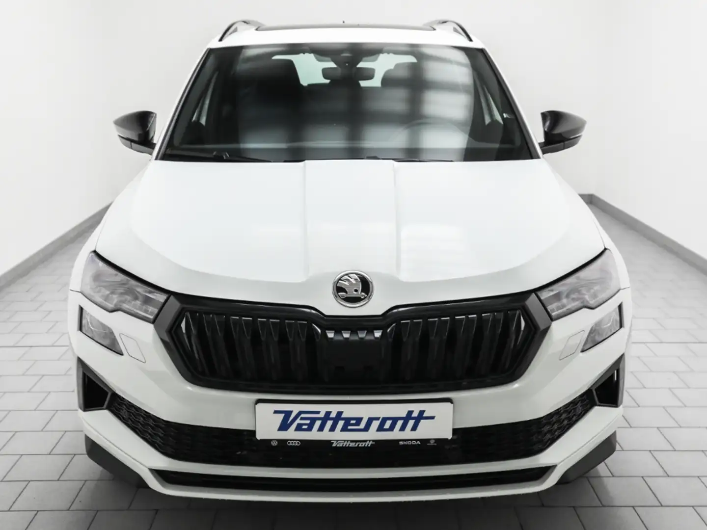 Skoda Karoq 2.0 TDI DSG Sportline Pano Navi AHK Weiß - 2