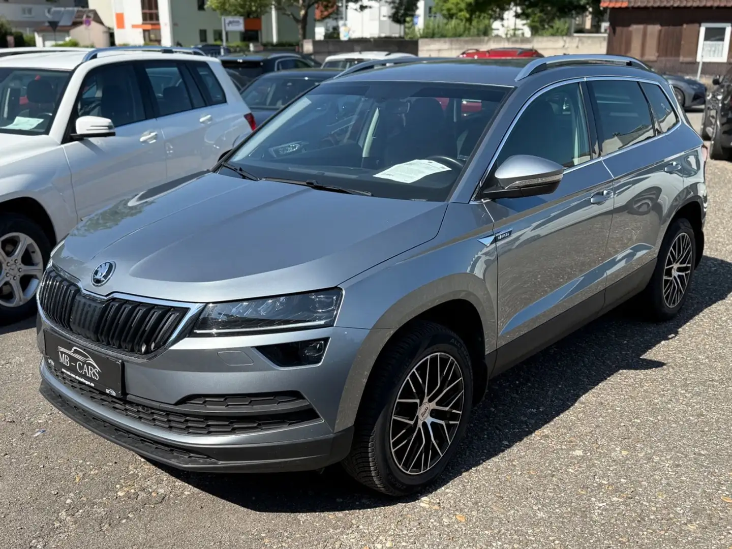 Skoda Karoq Style*AUTO*STAND*AHK*KAM*DAB*DYNAUDIO Gris - 1
