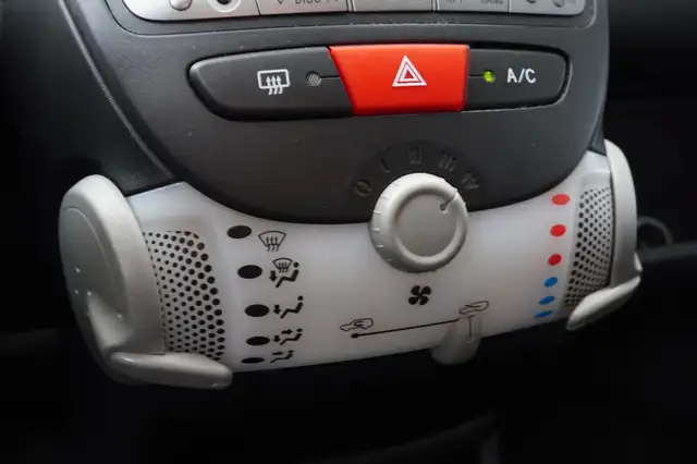 Citroen C1 view 10