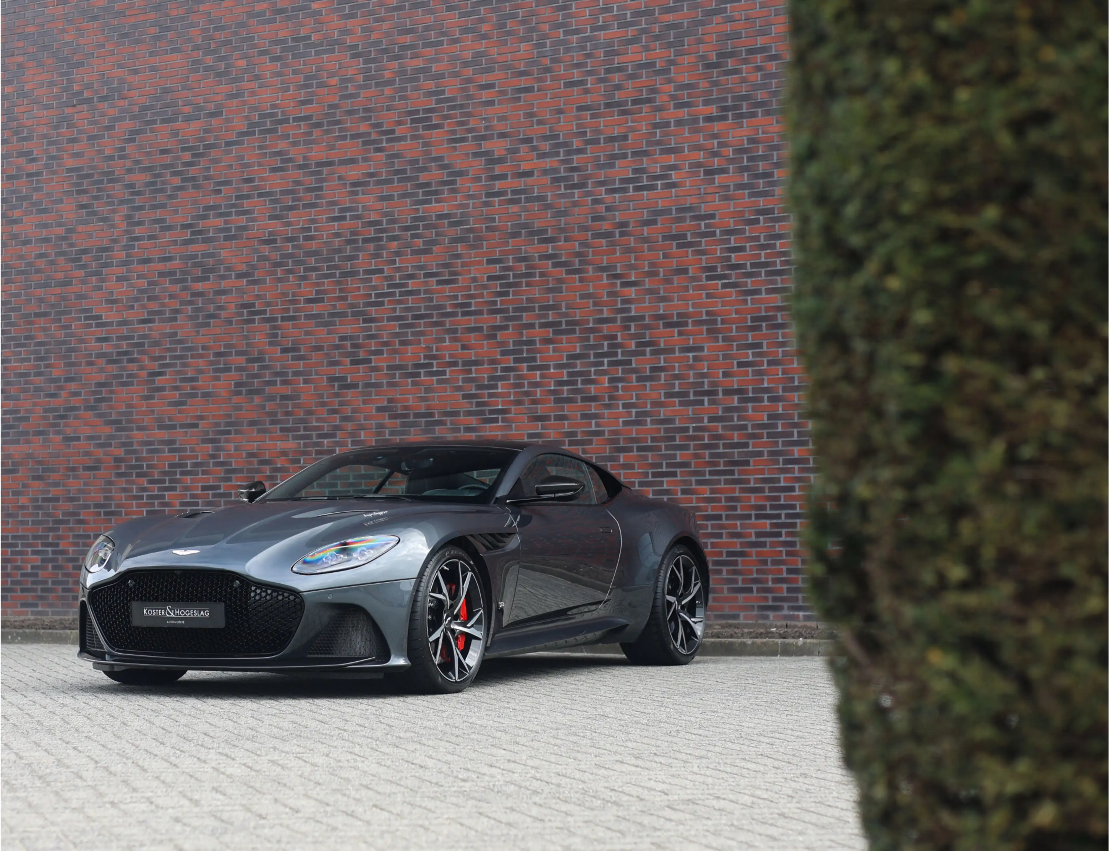 Aston Martin DBS 5.2 V12 Superleggera | B&O BeoSound - Xenon Grey — photo 16
