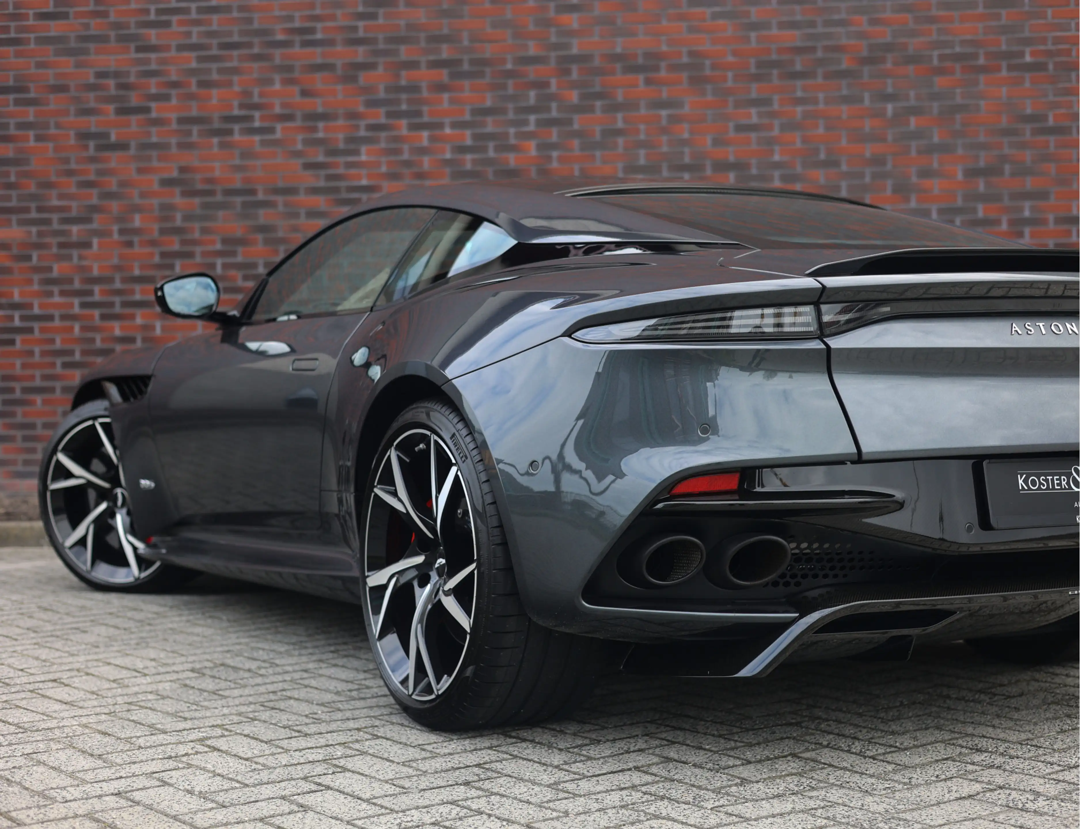 Aston Martin DBS 5.2 V12 Superleggera | B&O BeoSound - Xenon Grey — photo 7