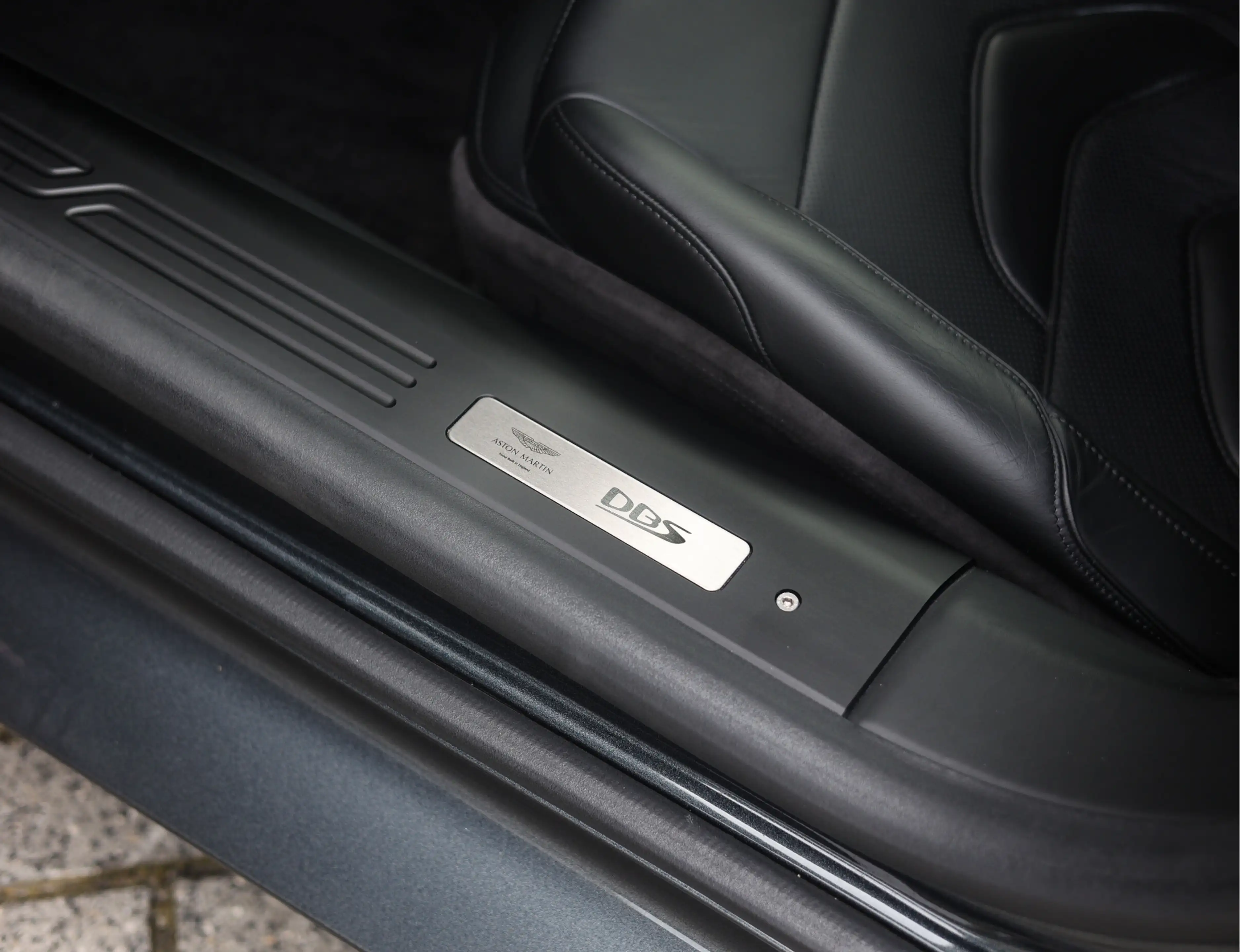 Aston Martin DBS 5.2 V12 Superleggera | B&O BeoSound - Xenon Grey — photo 41