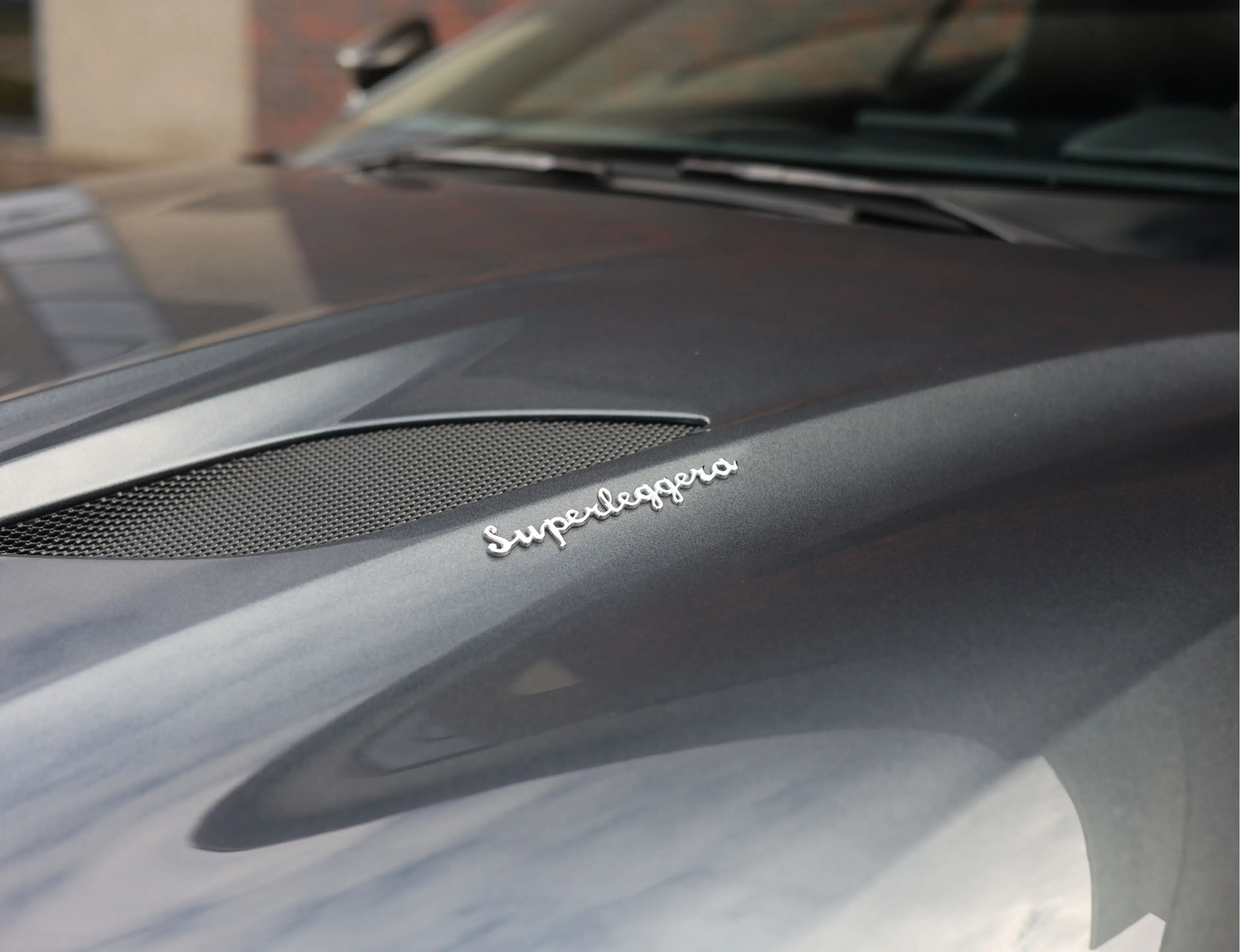 Aston Martin DBS 5.2 V12 Superleggera | B&O BeoSound - Xenon Grey — photo 24