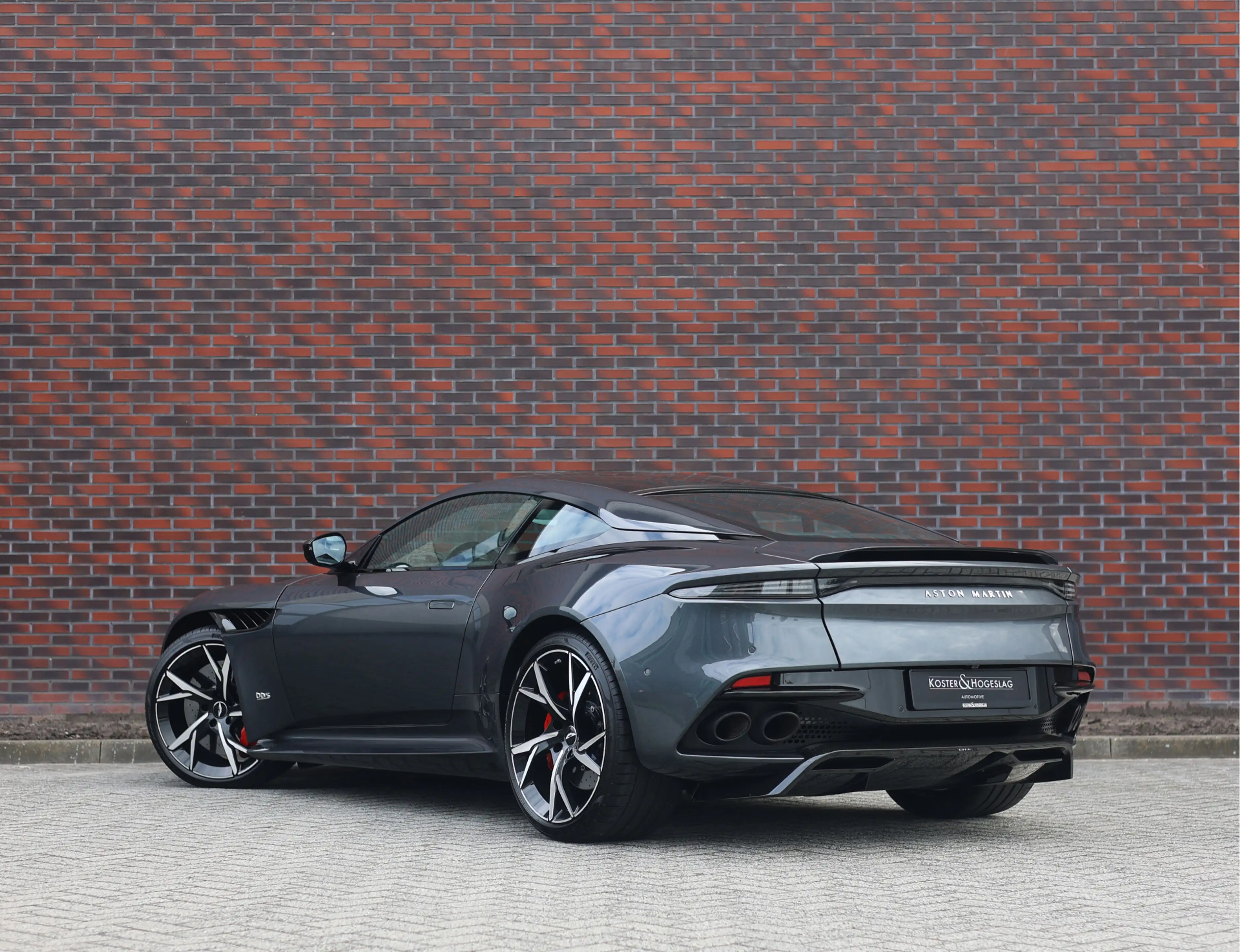 Aston Martin DBS 5.2 V12 Superleggera | B&O BeoSound - Xenon Grey — photo 2