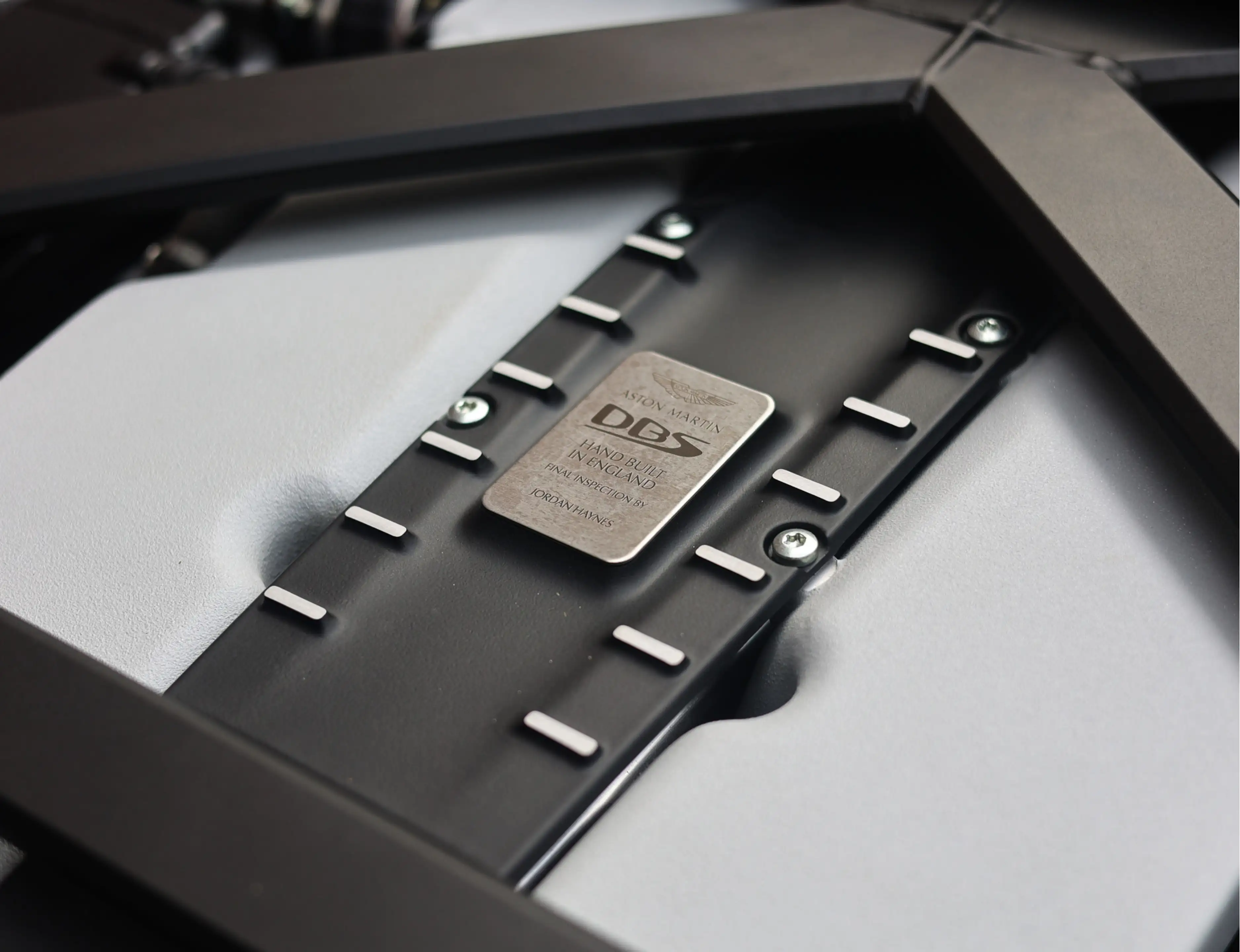 Aston Martin DBS 5.2 V12 Superleggera | B&O BeoSound - Xenon Grey — photo 29