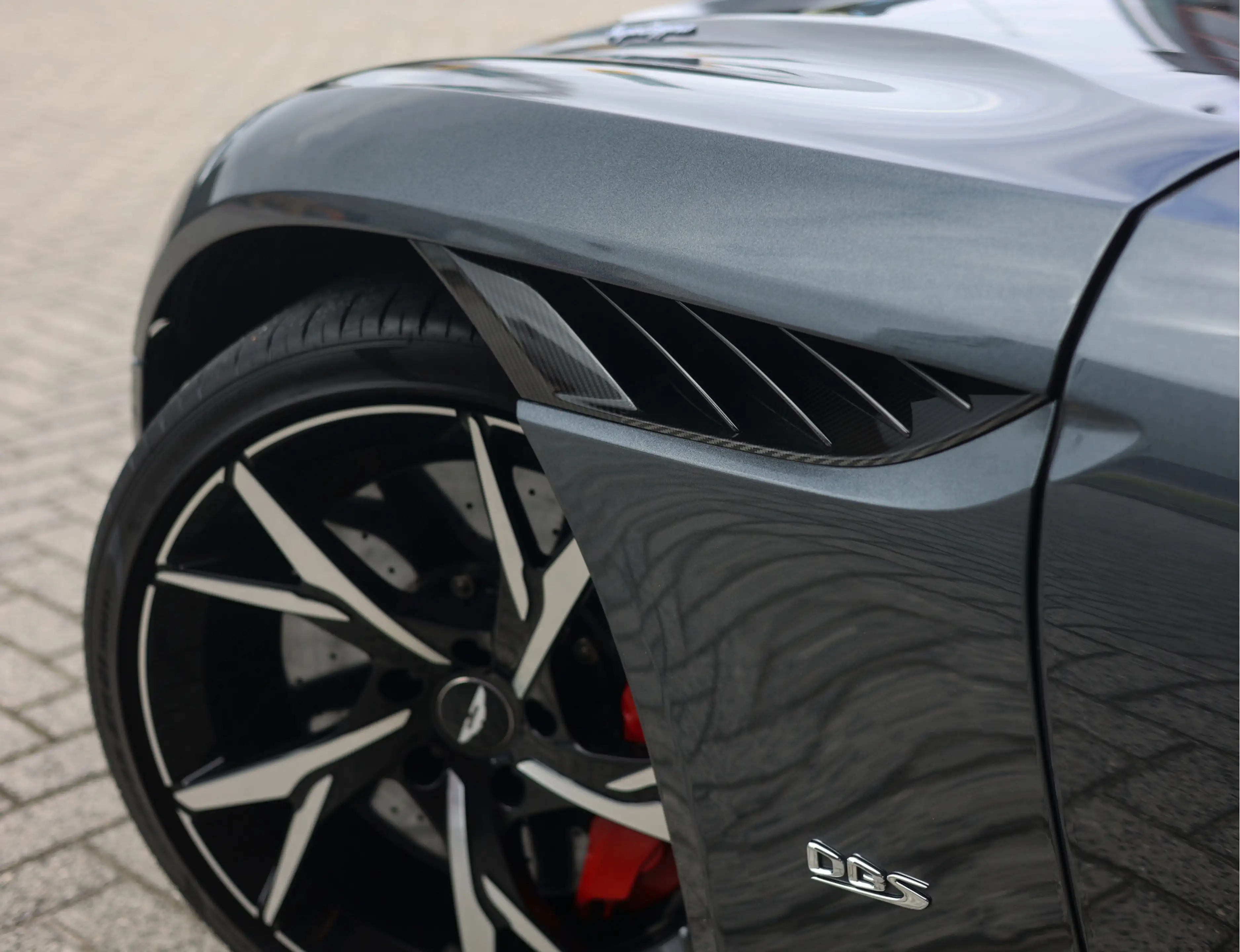 Aston Martin DBS 5.2 V12 Superleggera | B&O BeoSound - Xenon Grey — photo 19