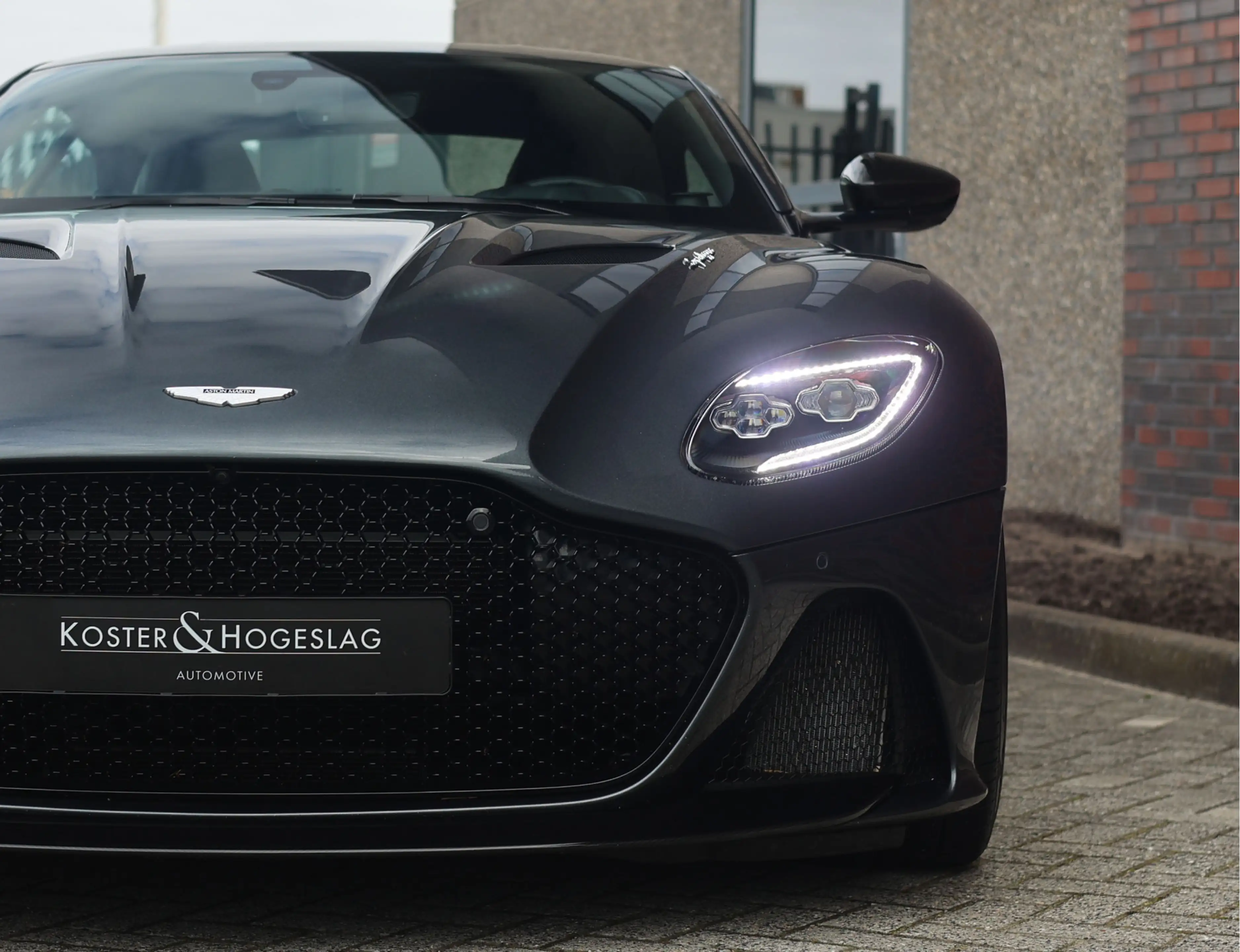Aston Martin DBS 5.2 V12 Superleggera | B&O BeoSound - Xenon Grey — photo 12