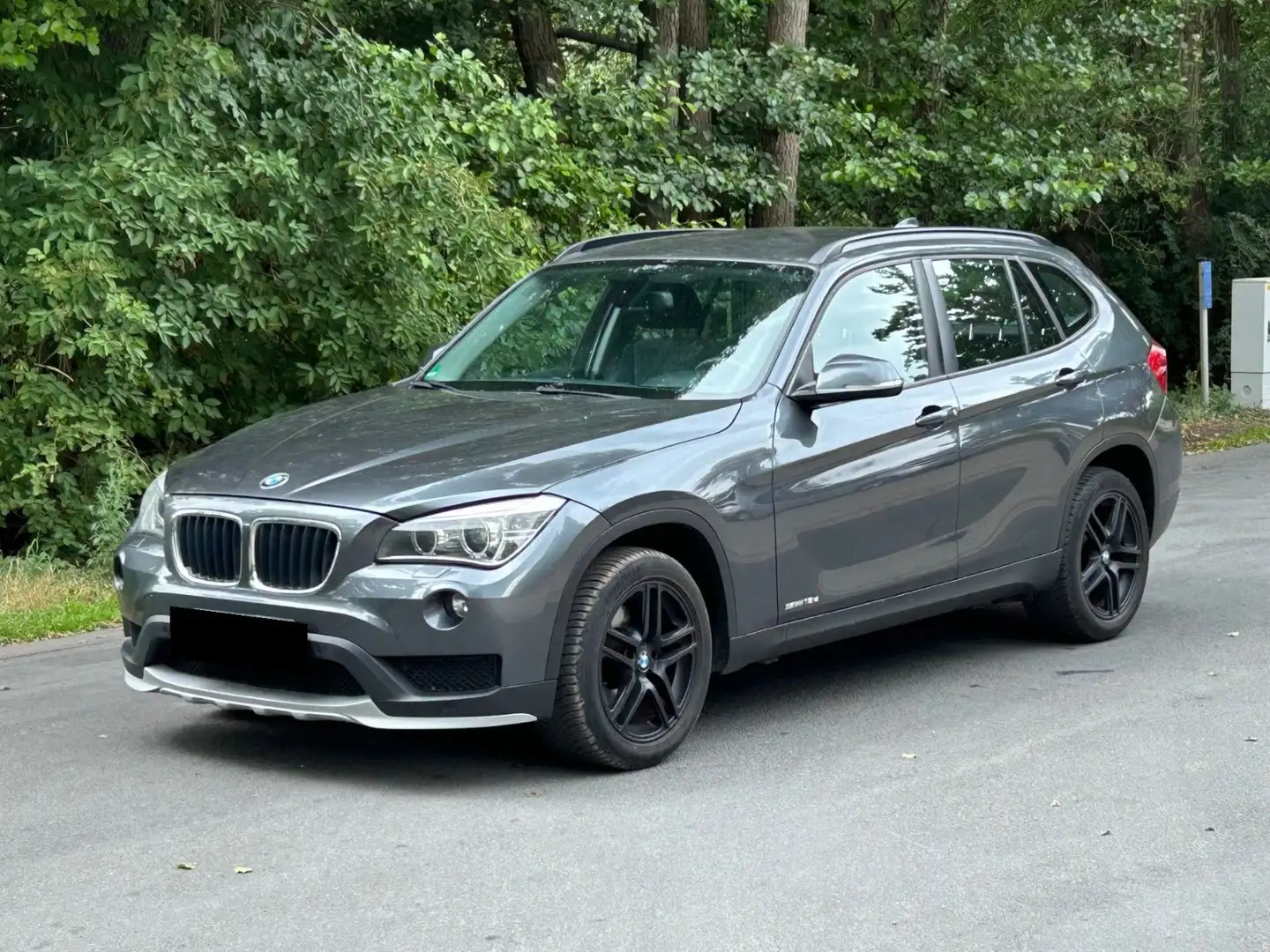 BMW X1 Baureihe X1 18 d sDrive *Navi**AHK*Bi-Xenon* Grau - 1