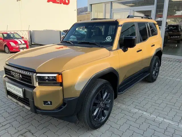 Toyota Land Cruiser 2.8 D-4D MHEV AWD Lounge Ansicht 3