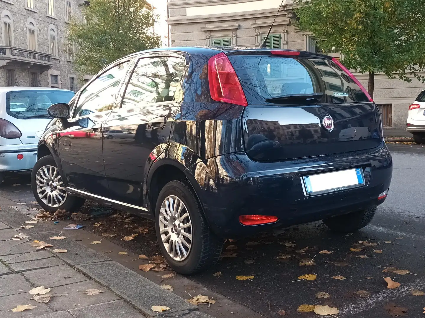 Fiat Punto 1.4 8V 5p. Natural Power Street Schwarz - 2