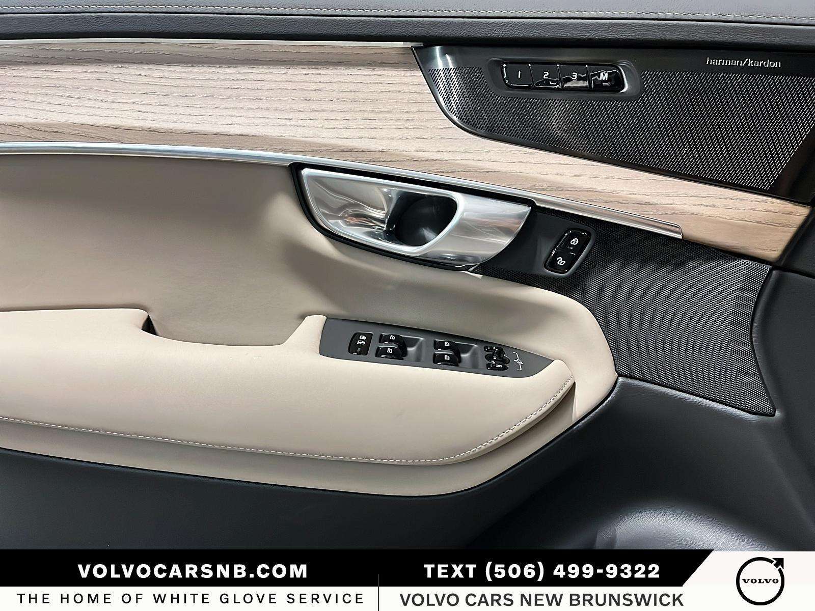 2026 Volvo XC90 B6 Ultra Bright Theme thumb 12