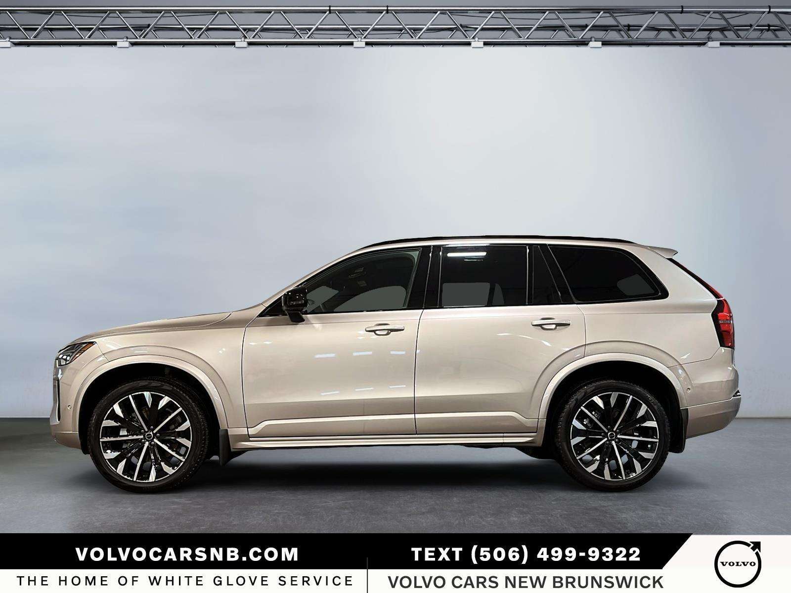 2026 Volvo XC90 B6 Ultra Bright Theme alt 5