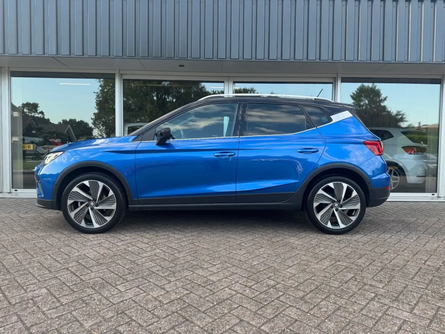 SEAT Arona 1.0 TSI FR Business Intense Blauw - 2