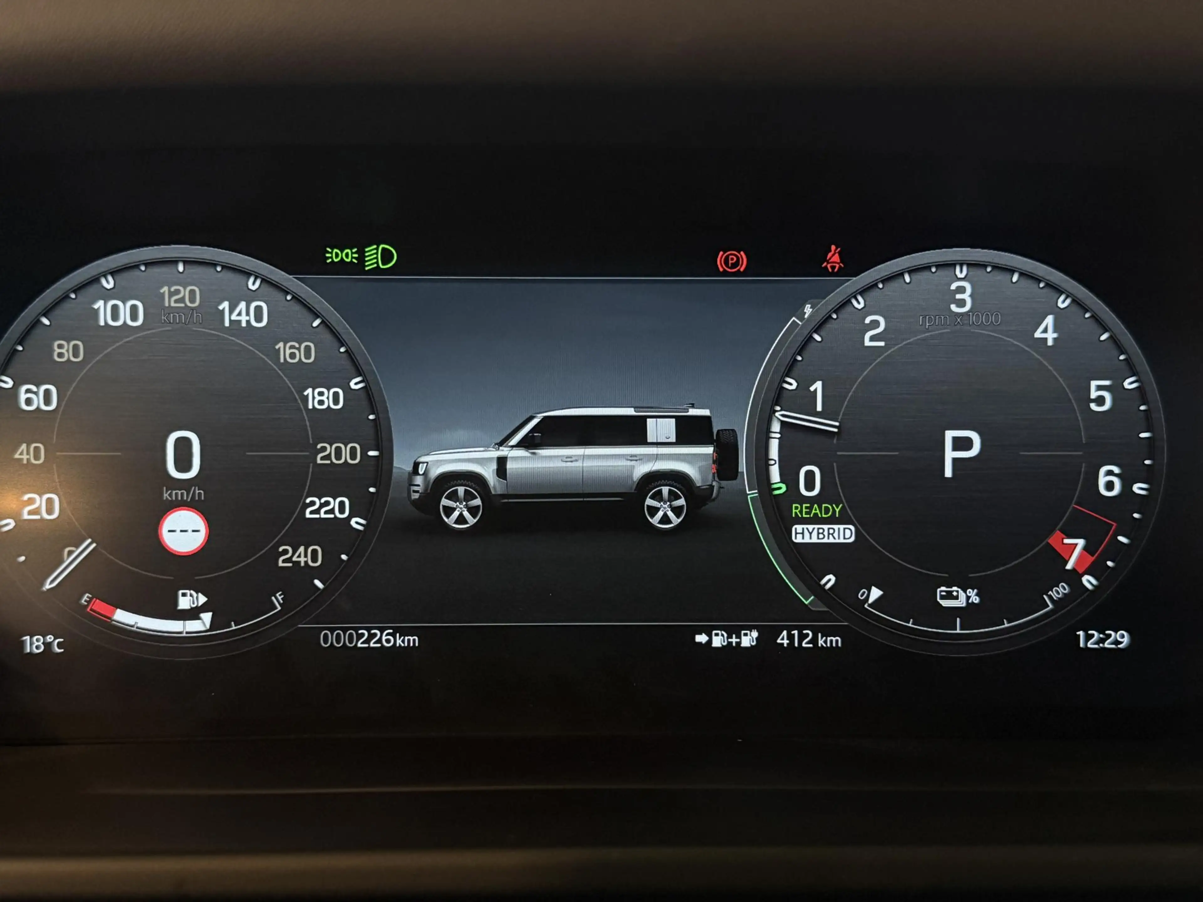 Land Rover Defender 110 2.0 P300e 110 Dynamic Edition Urban | Satin Fi — photo 11