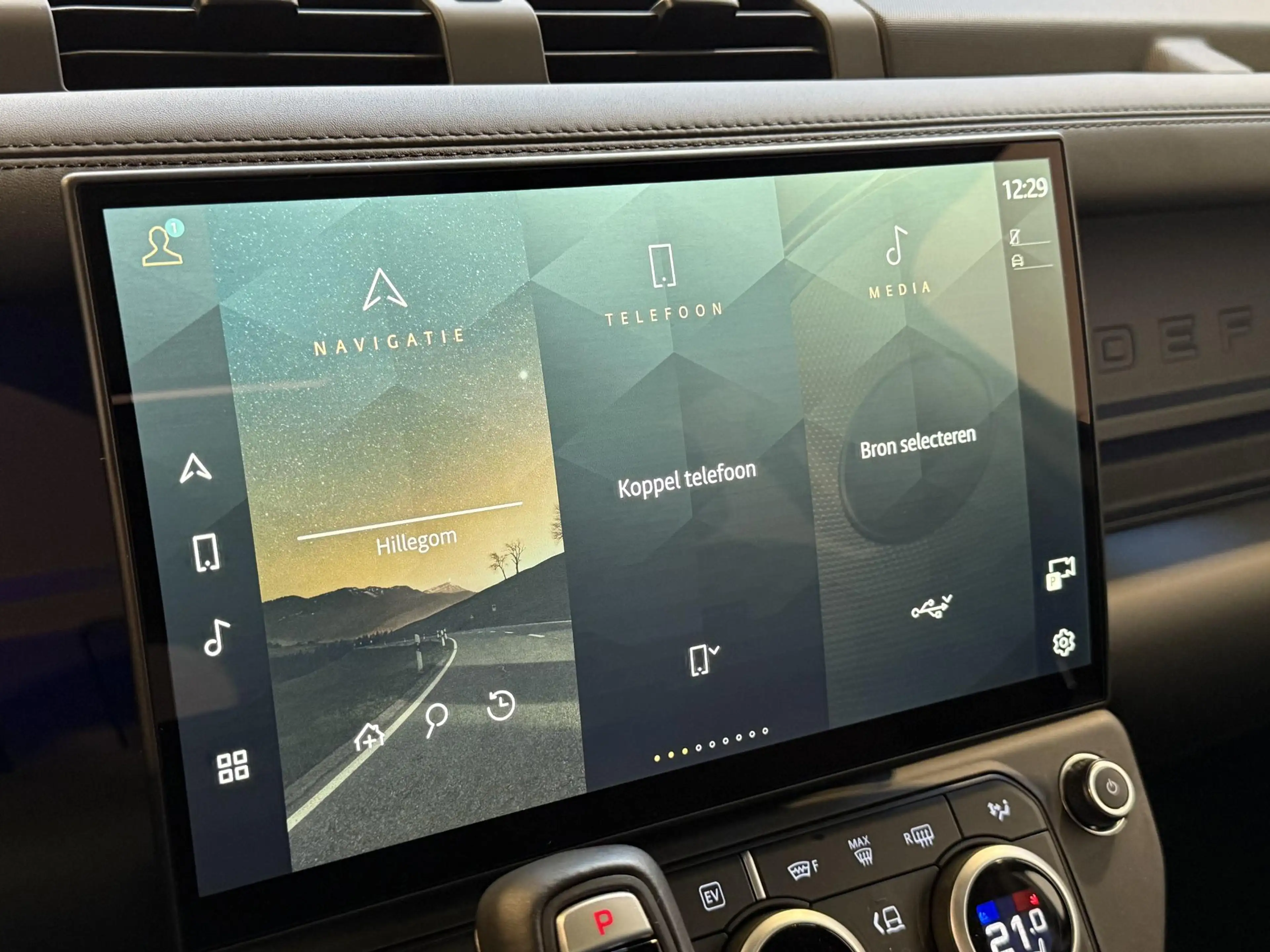 Land Rover Defender 110 2.0 P300e 110 Dynamic Edition Urban | Satin Fi — photo 38