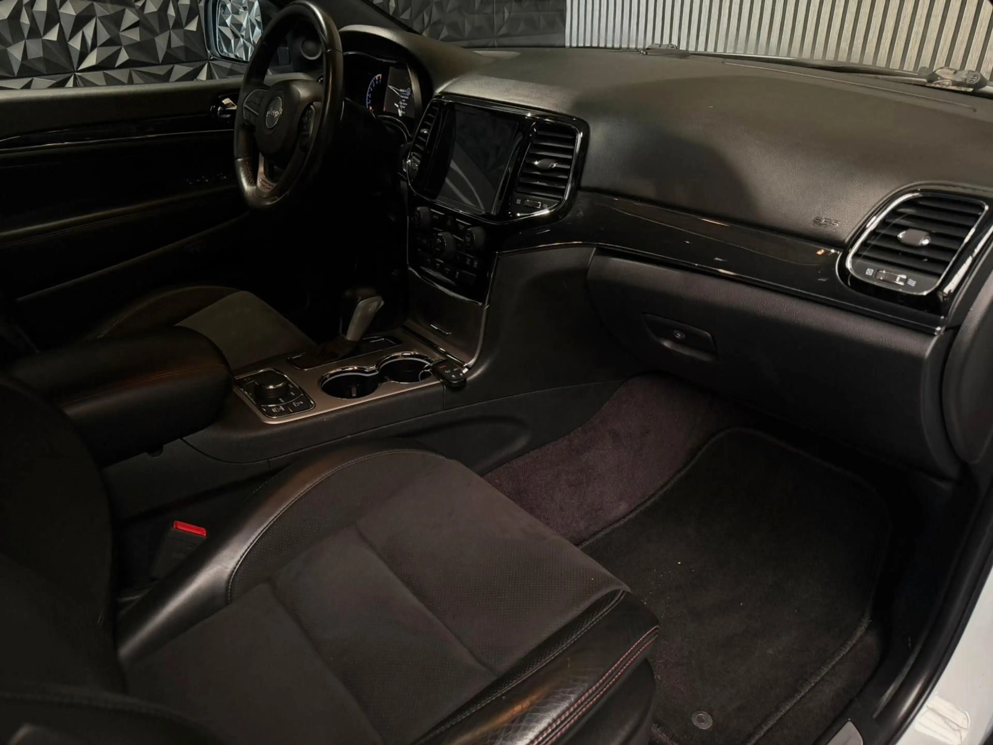 Jeep Grand Cherokee 5.7 V8 HEMI Trailhawk — photo 13