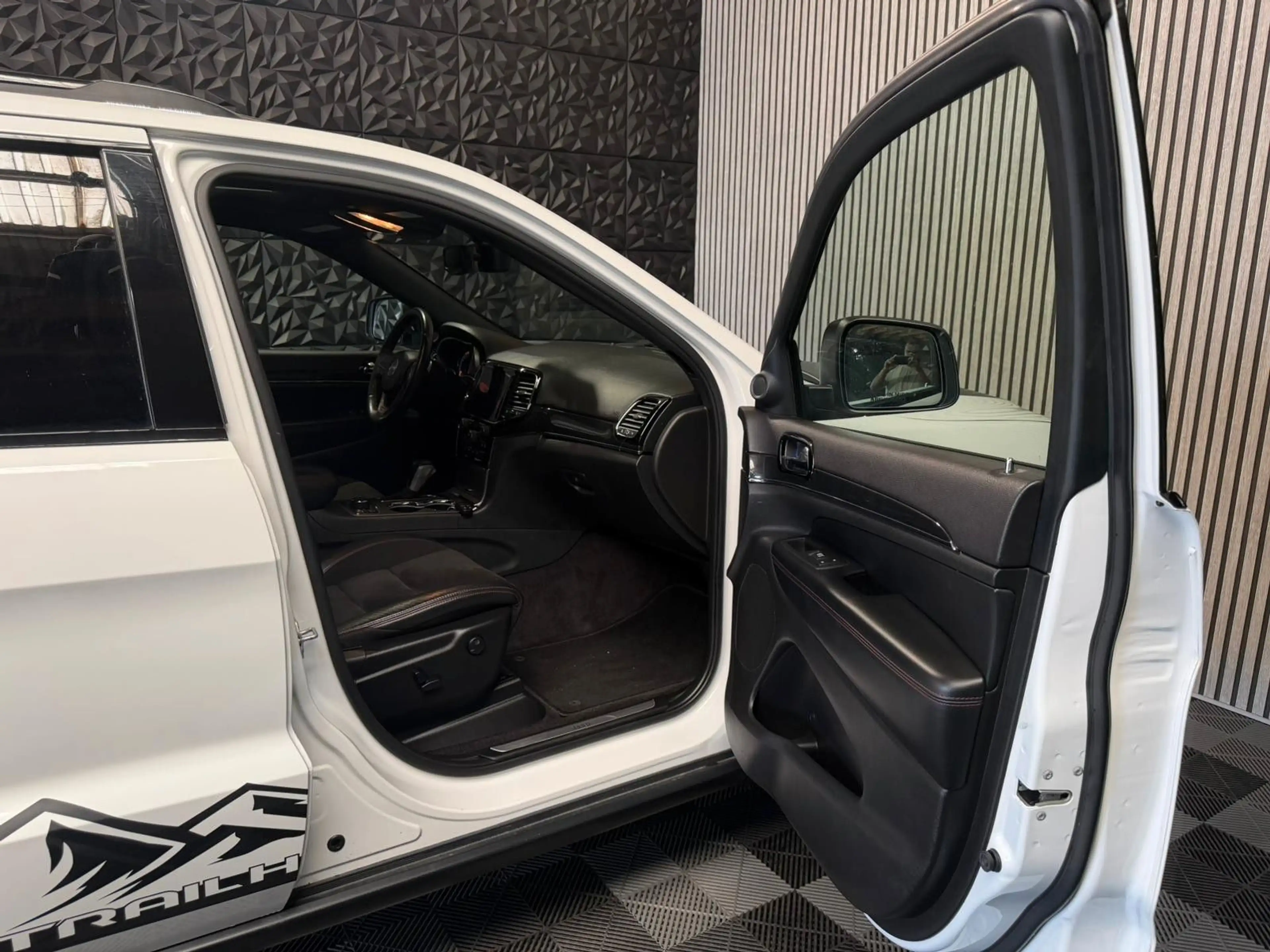 Jeep Grand Cherokee 5.7 V8 HEMI Trailhawk — photo 12