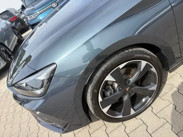 Cupra Leon view 6