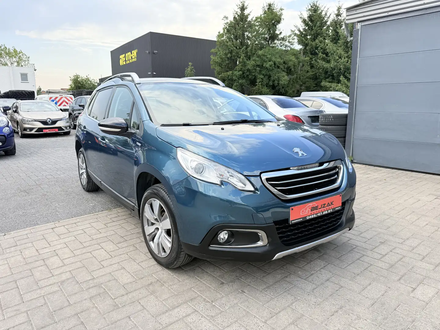 Peugeot 2008 1.2i 82 Allure urbancross 1j garantie - 1