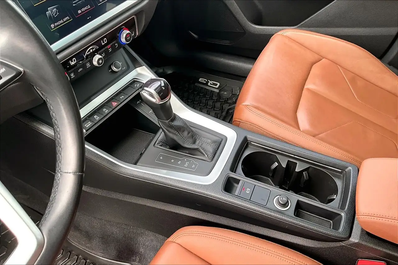 Audi Q3 photo Audi Q3