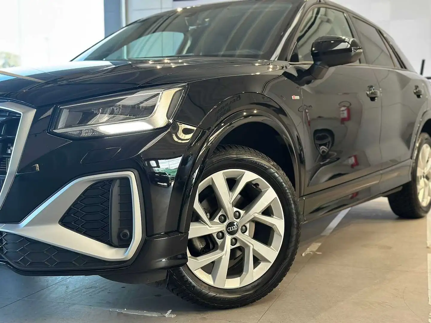 Audi Q2 35 TFSI S tronic S line Edition Noir - 2