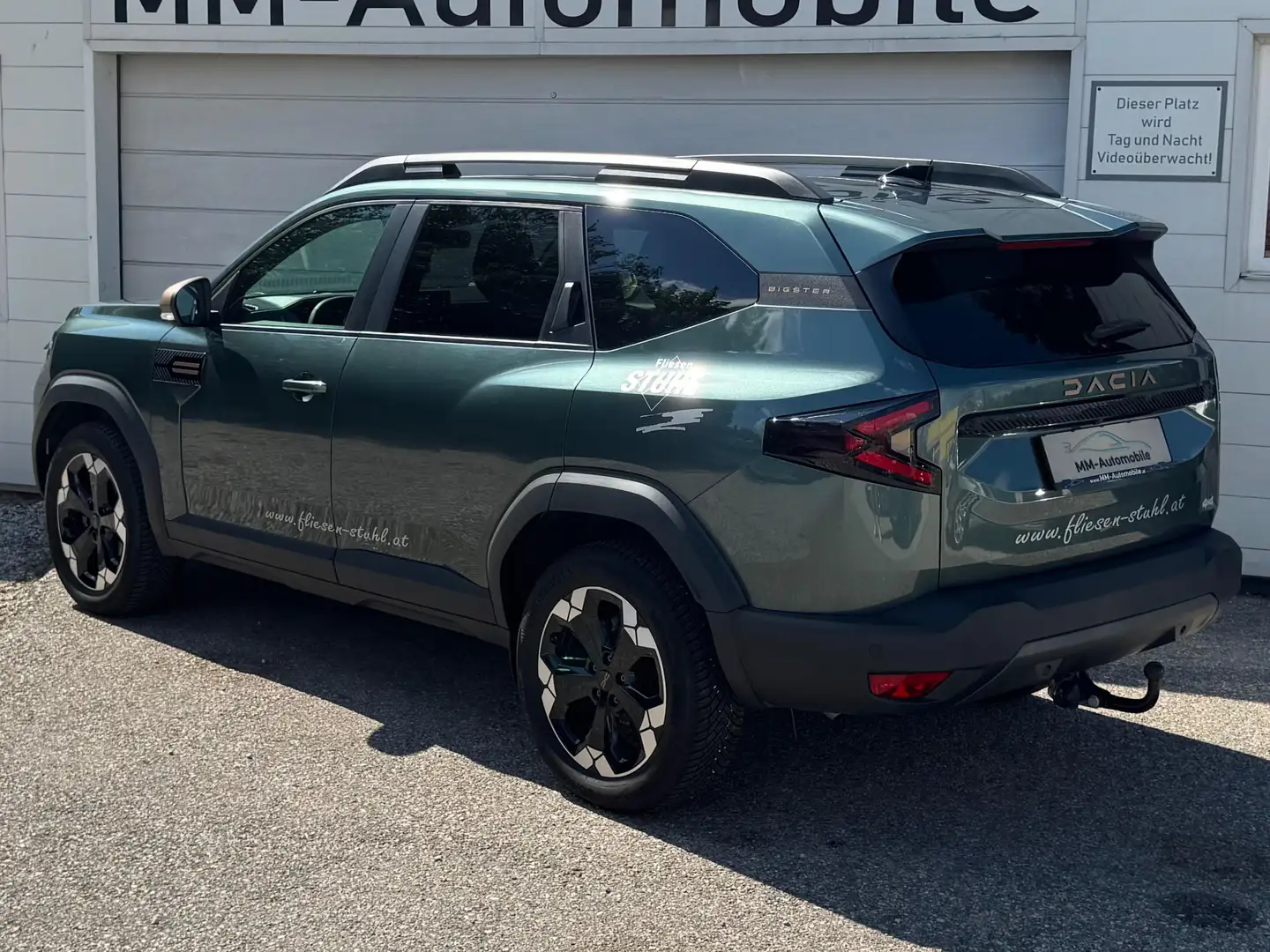 Dacia Bigster TCe 130 Extreme 4x4*AHK*PANO*SHZ*LHZ*uvm Grün - 2
