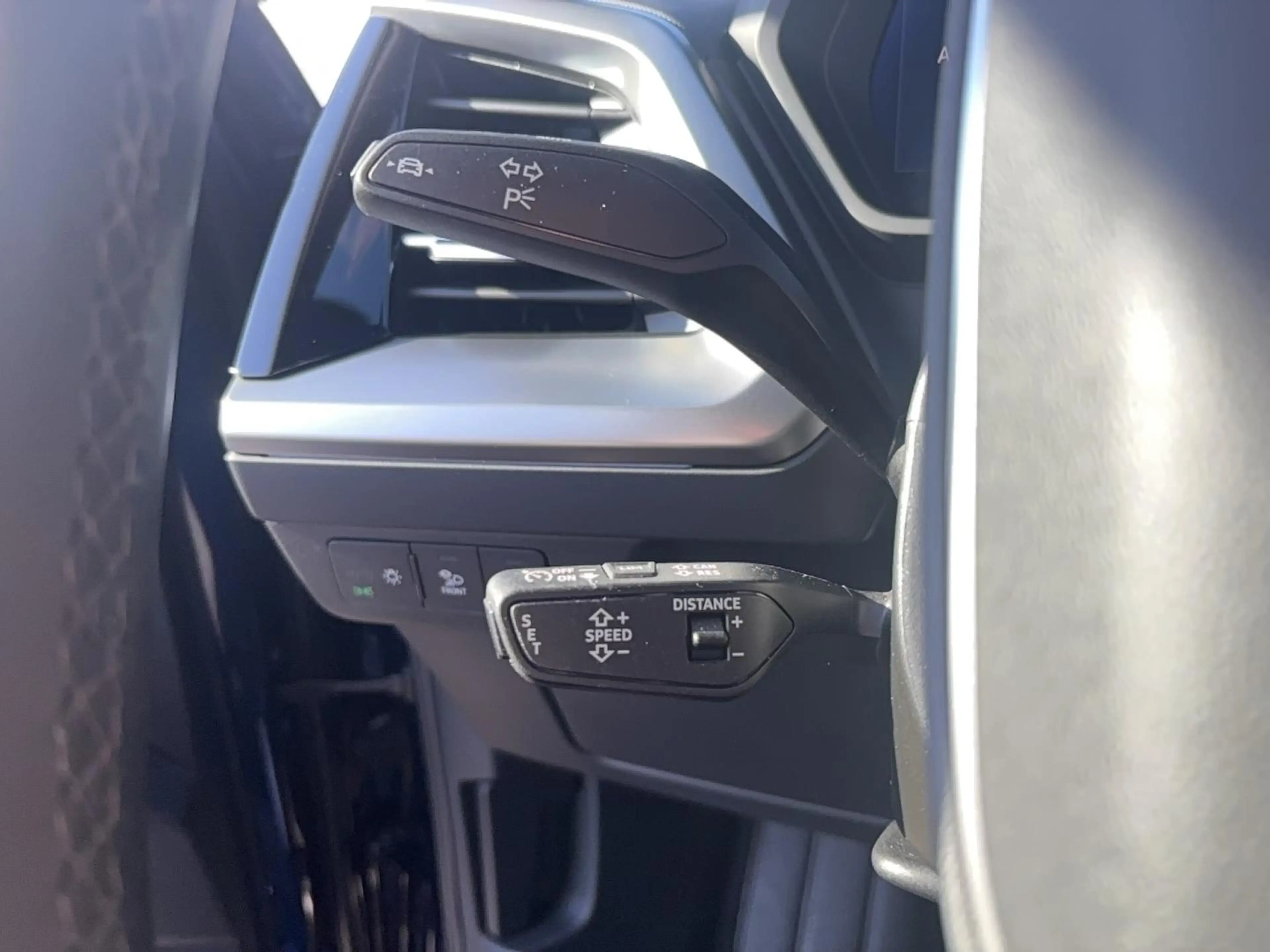 Audi Q4 e-tron Sportback 40 MLED Navi Pano ACC RKamera LM20 Wärmep. — photo 19