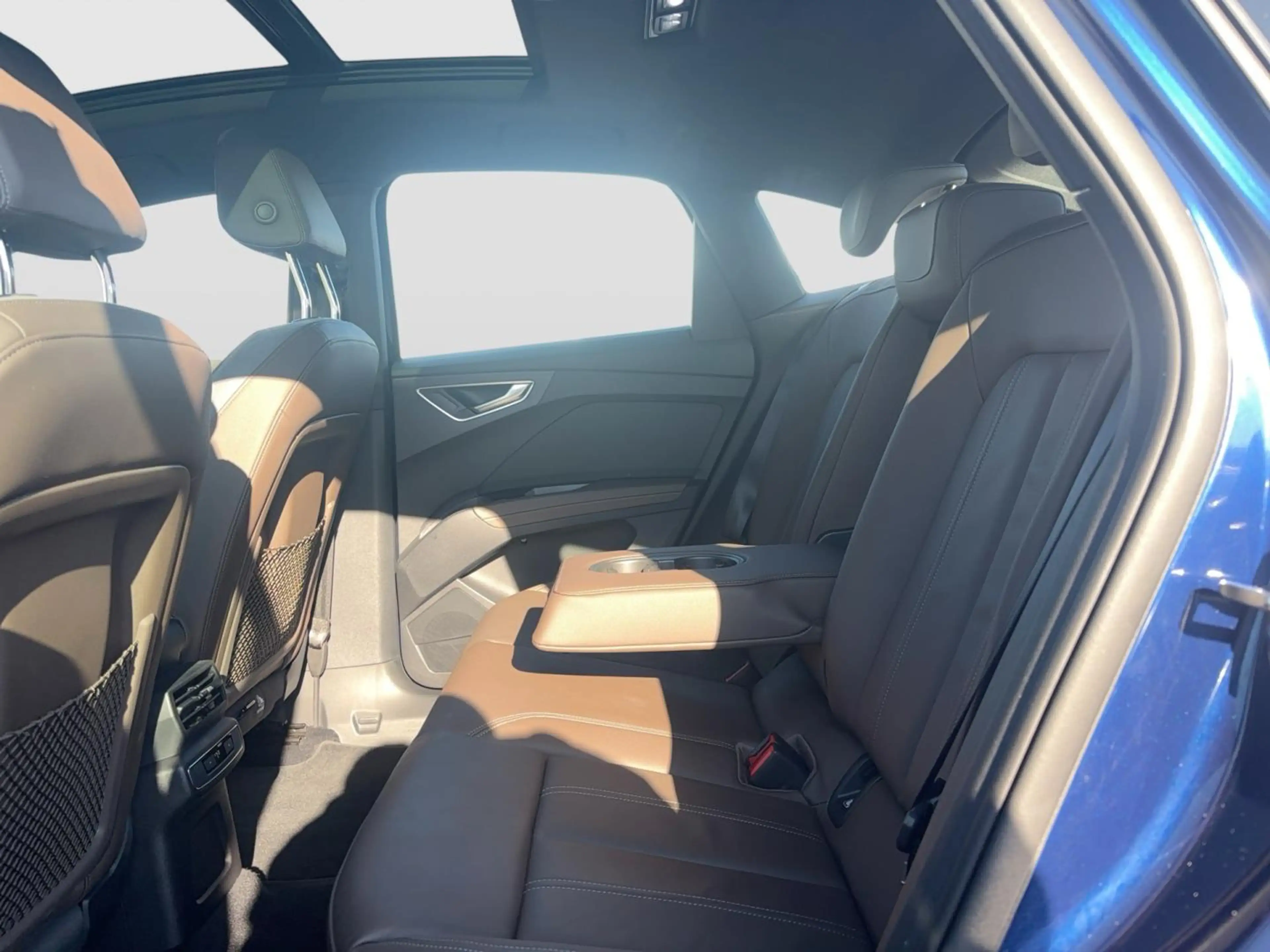Audi Q4 e-tron Sportback 40 MLED Navi Pano ACC RKamera LM20 Wärmep. — photo 12