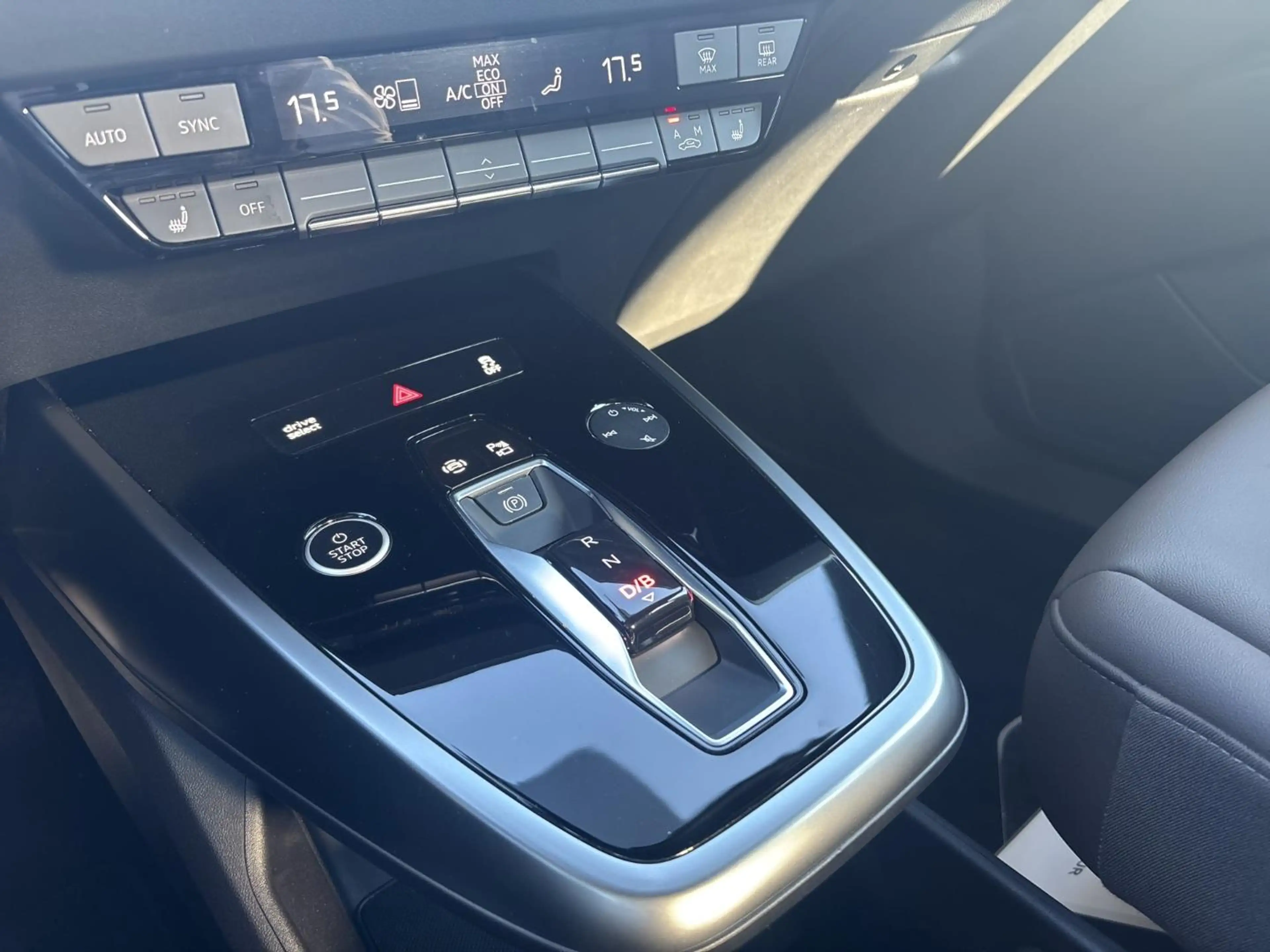 Audi Q4 e-tron Sportback 40 MLED Navi Pano ACC RKamera LM20 Wärmep. — photo 28