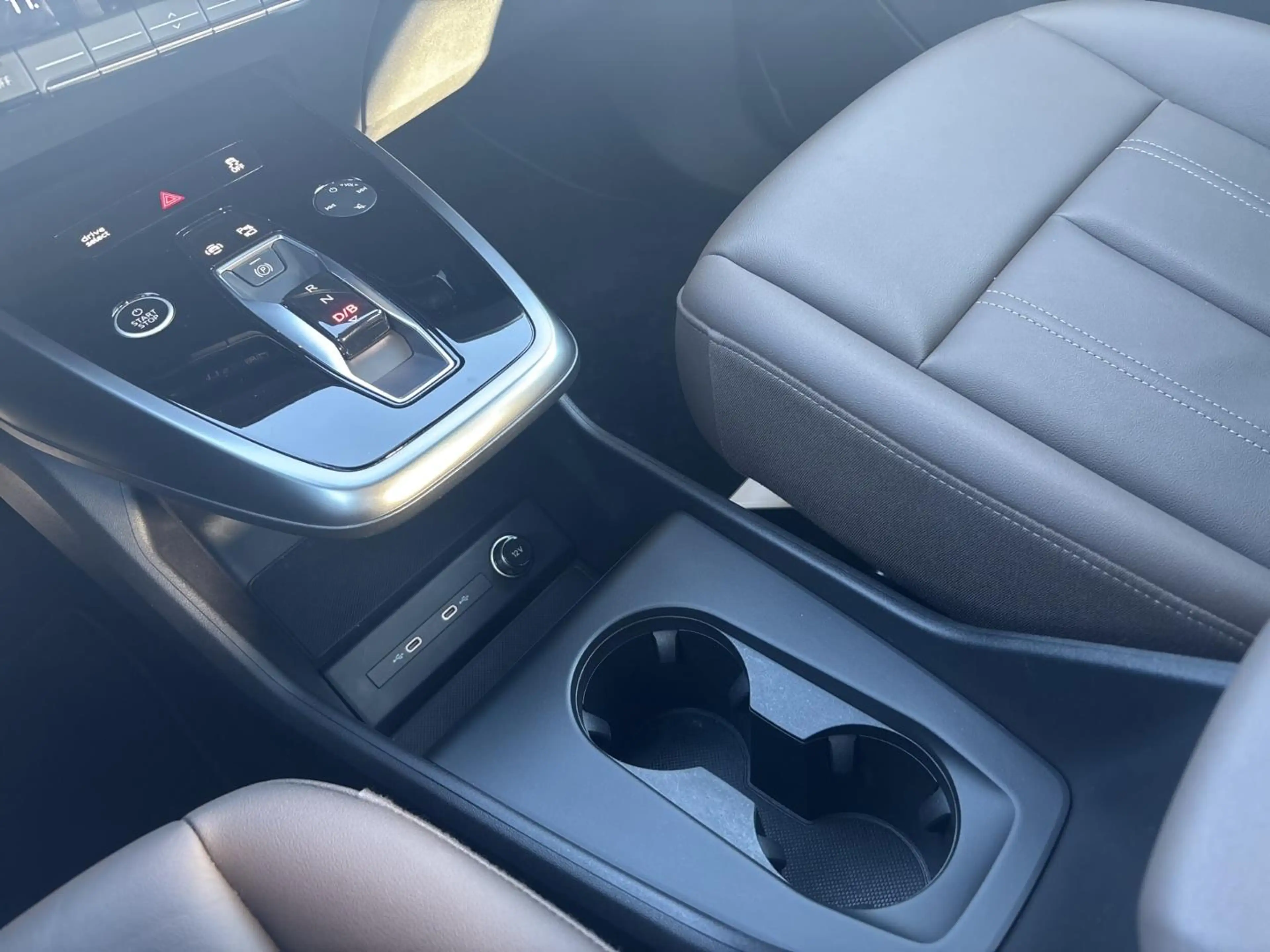 Audi Q4 e-tron Sportback 40 MLED Navi Pano ACC RKamera LM20 Wärmep. — photo 29
