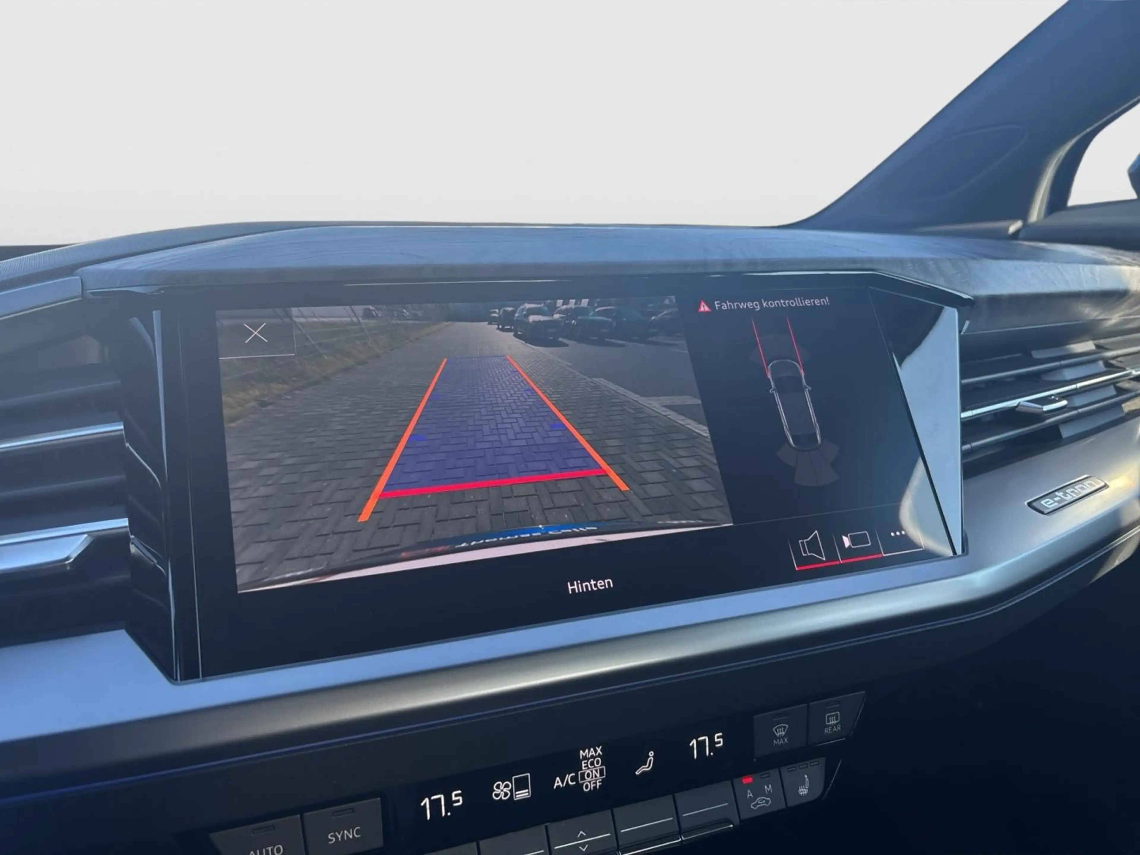 Audi Q4 e-tron Sportback 40 MLED Navi Pano ACC RKamera LM20 Wärmep. — photo 26